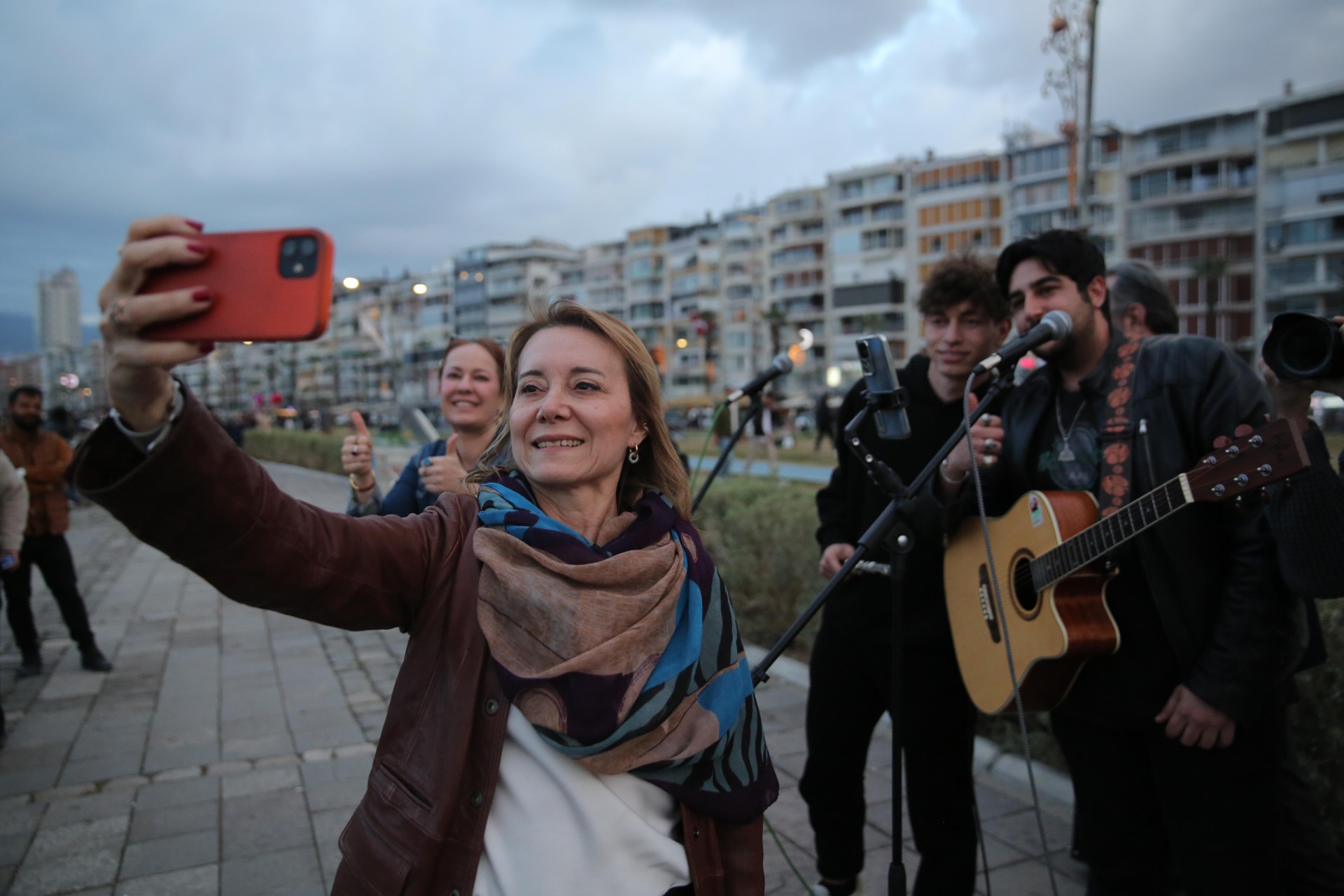 CHP Konak Adayı Mutlu’dan Eşrefpaşa ve Kordon çıkarması