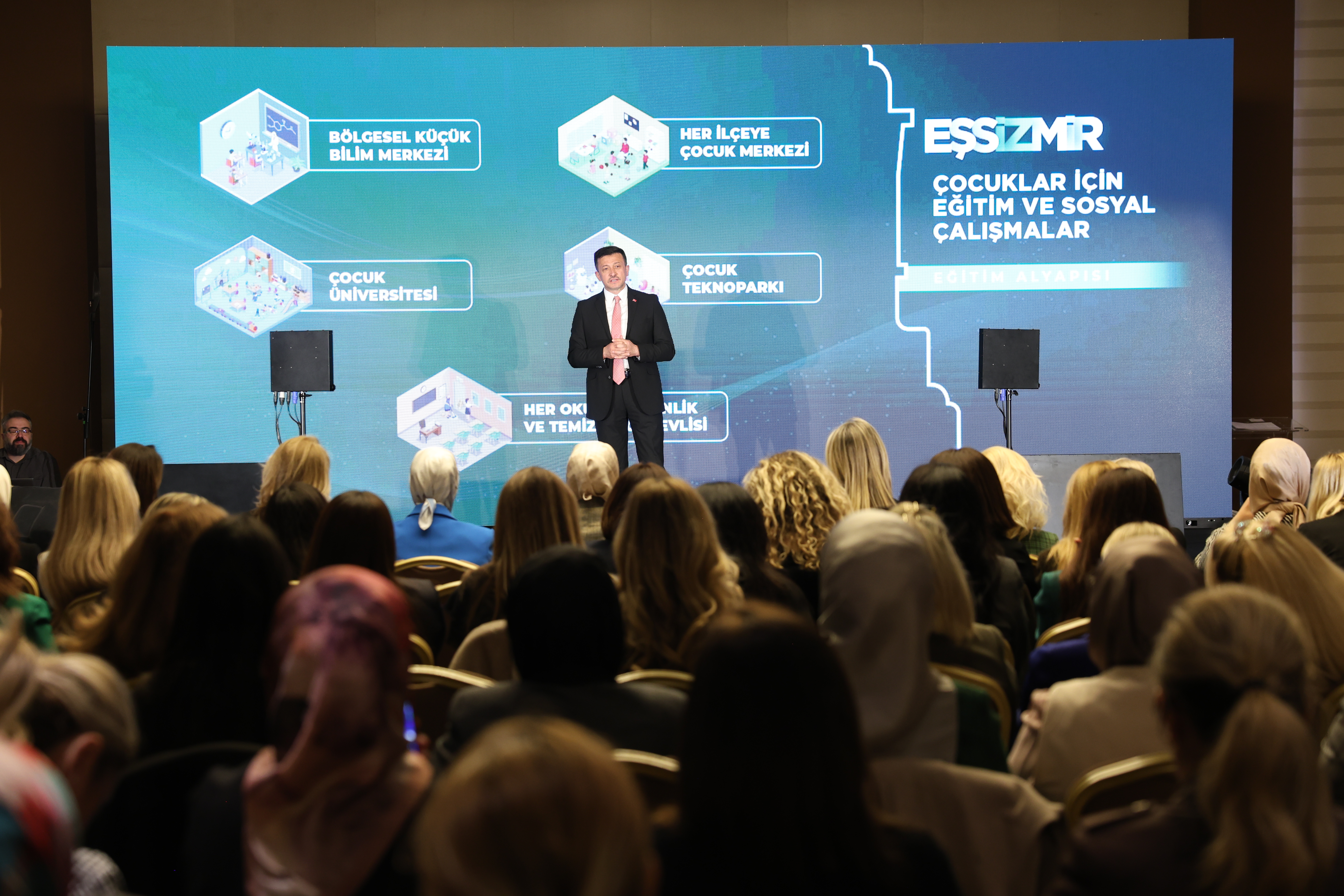 HAMZA DAĞ ''KADIN VE AİLE'' PROJELERİNİ TANITTI