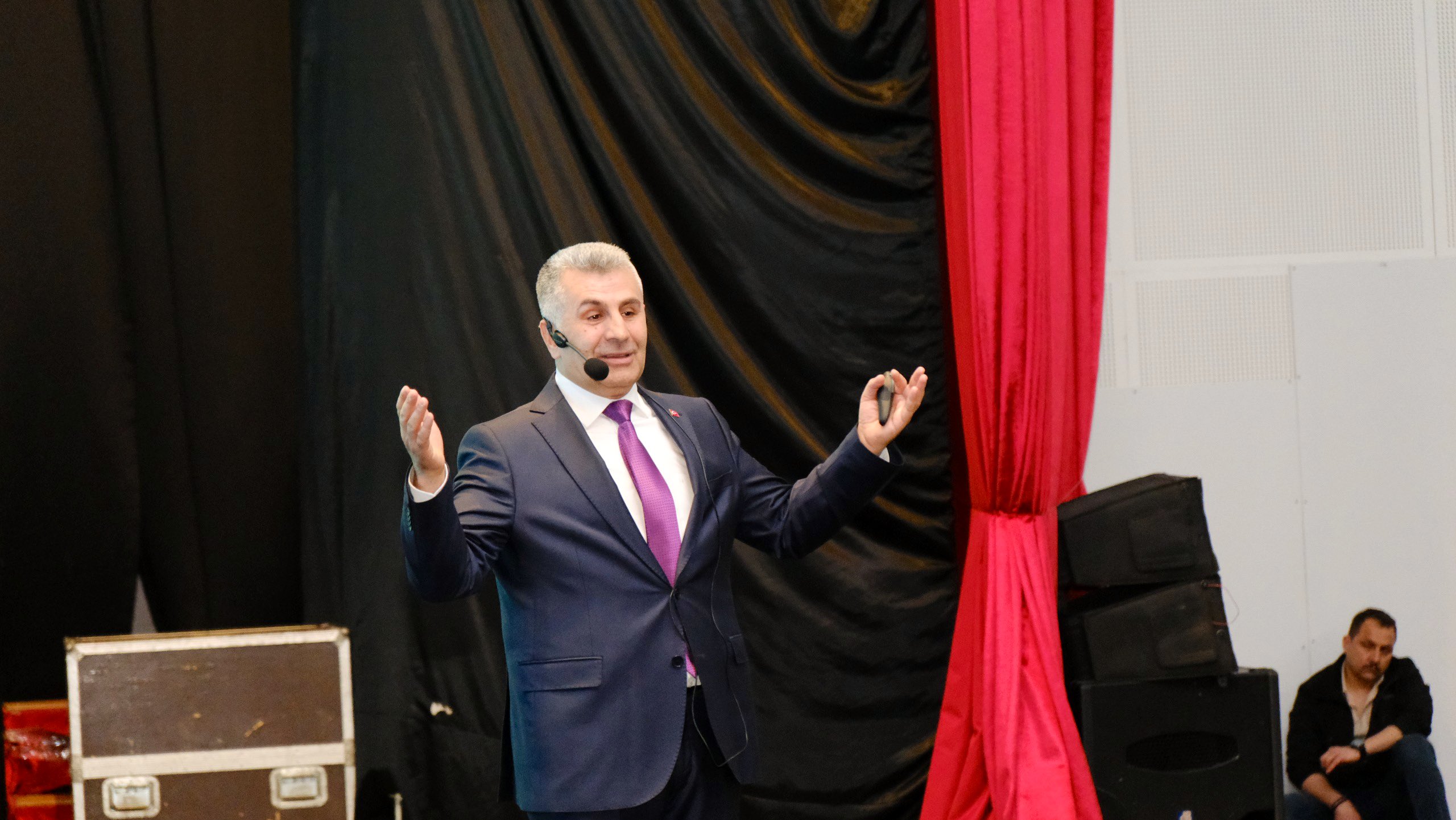 Başkan Adayı Tunç, proje ve vaatlerini vitrine çıkardı