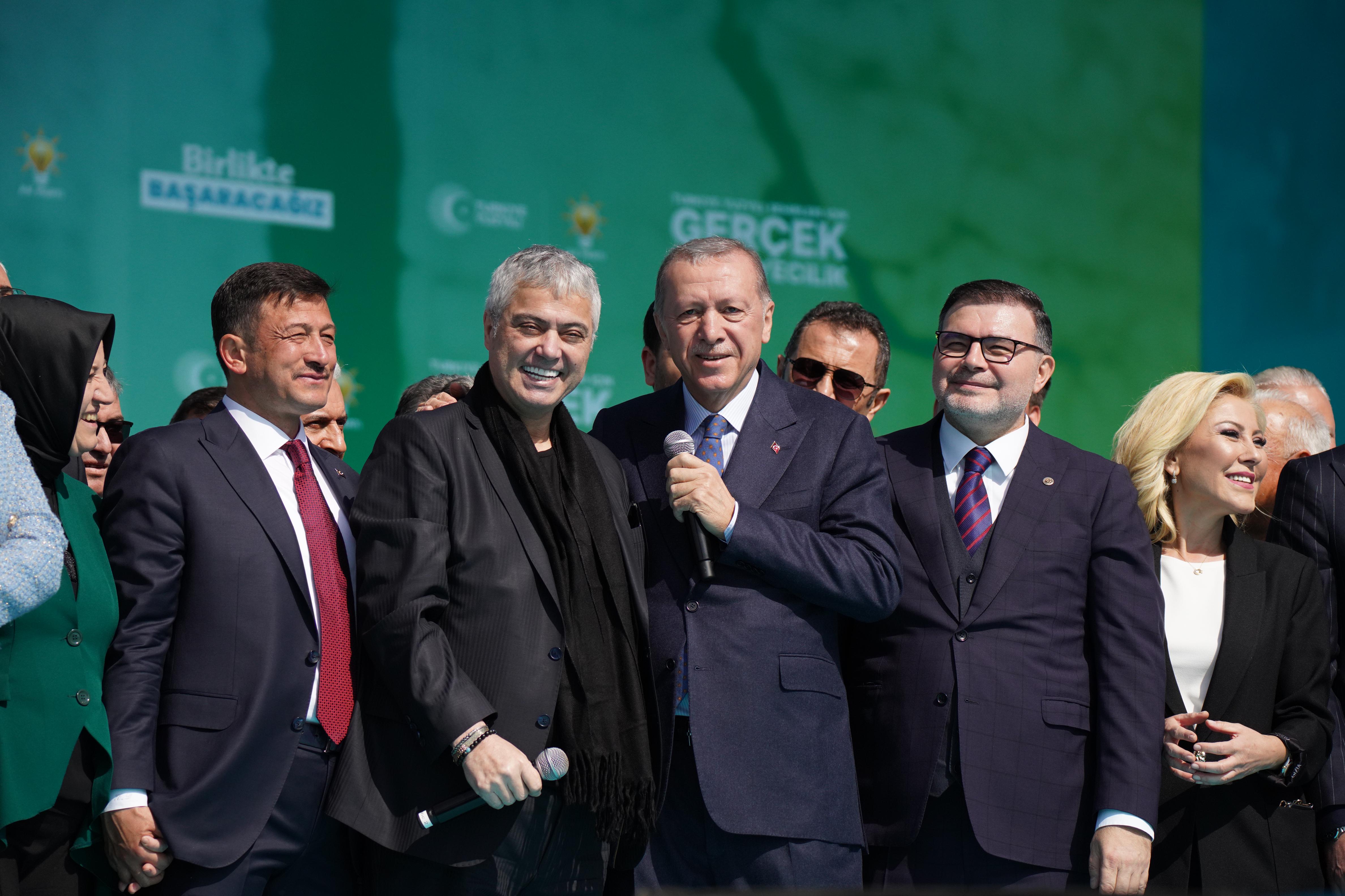 Hamza Dağ, İzmirlilerden söz istedi: Yeni bir hikaye yazacak mıyız?