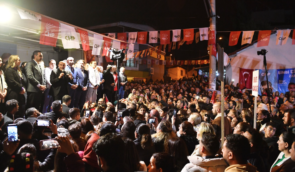 Soyer sahaya indi: Çiğli Adayı Yıldız'a destek