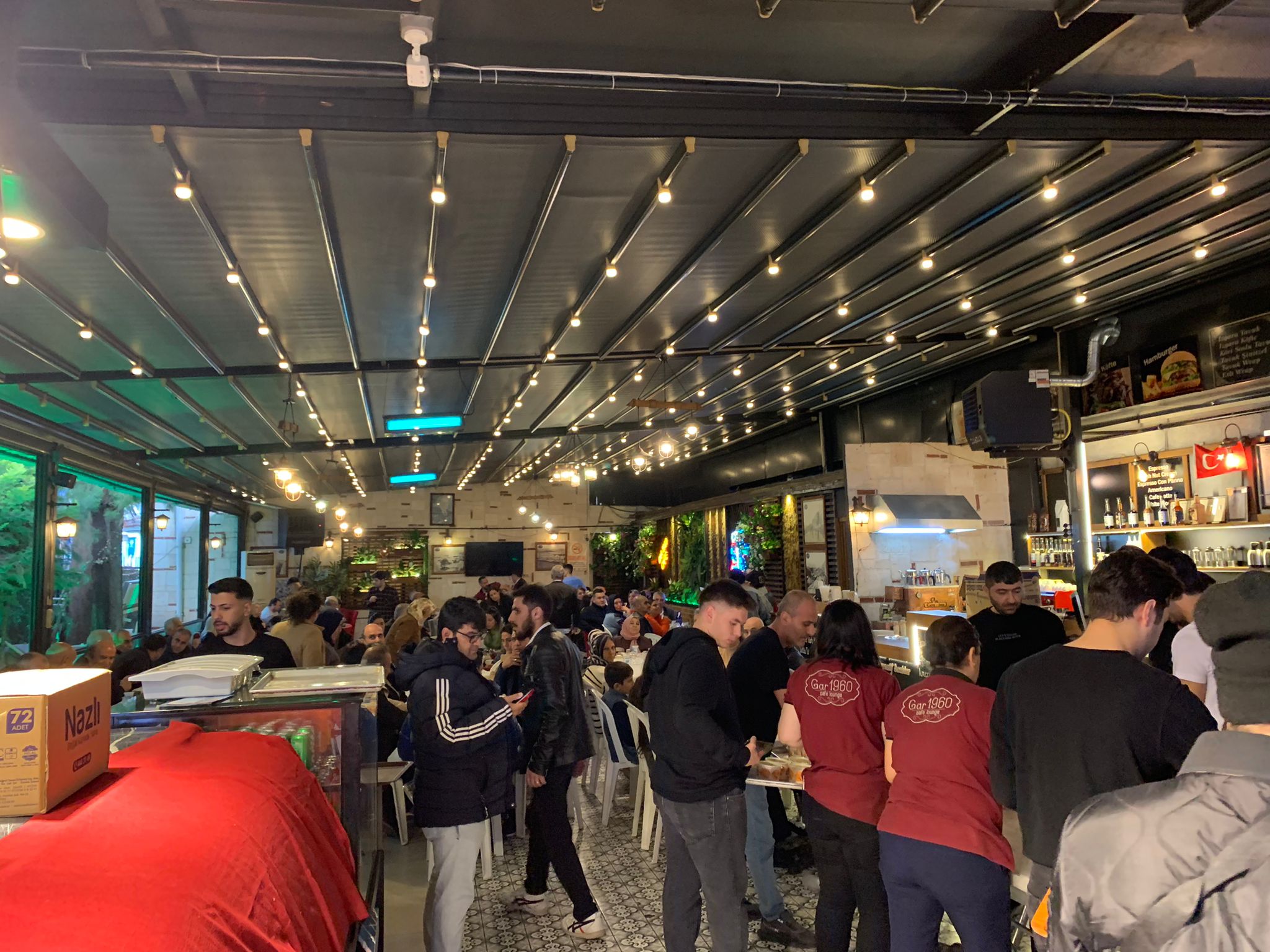 AK Parti Konak adayı Çankırı, Basmane iftar programında vatandaşlarla bir araya geldi