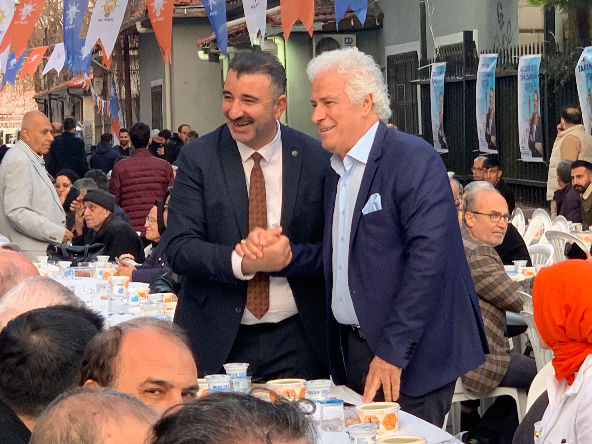 AK Parti Konak adayı Çankırı, Basmane iftar programında vatandaşlarla bir araya geldi