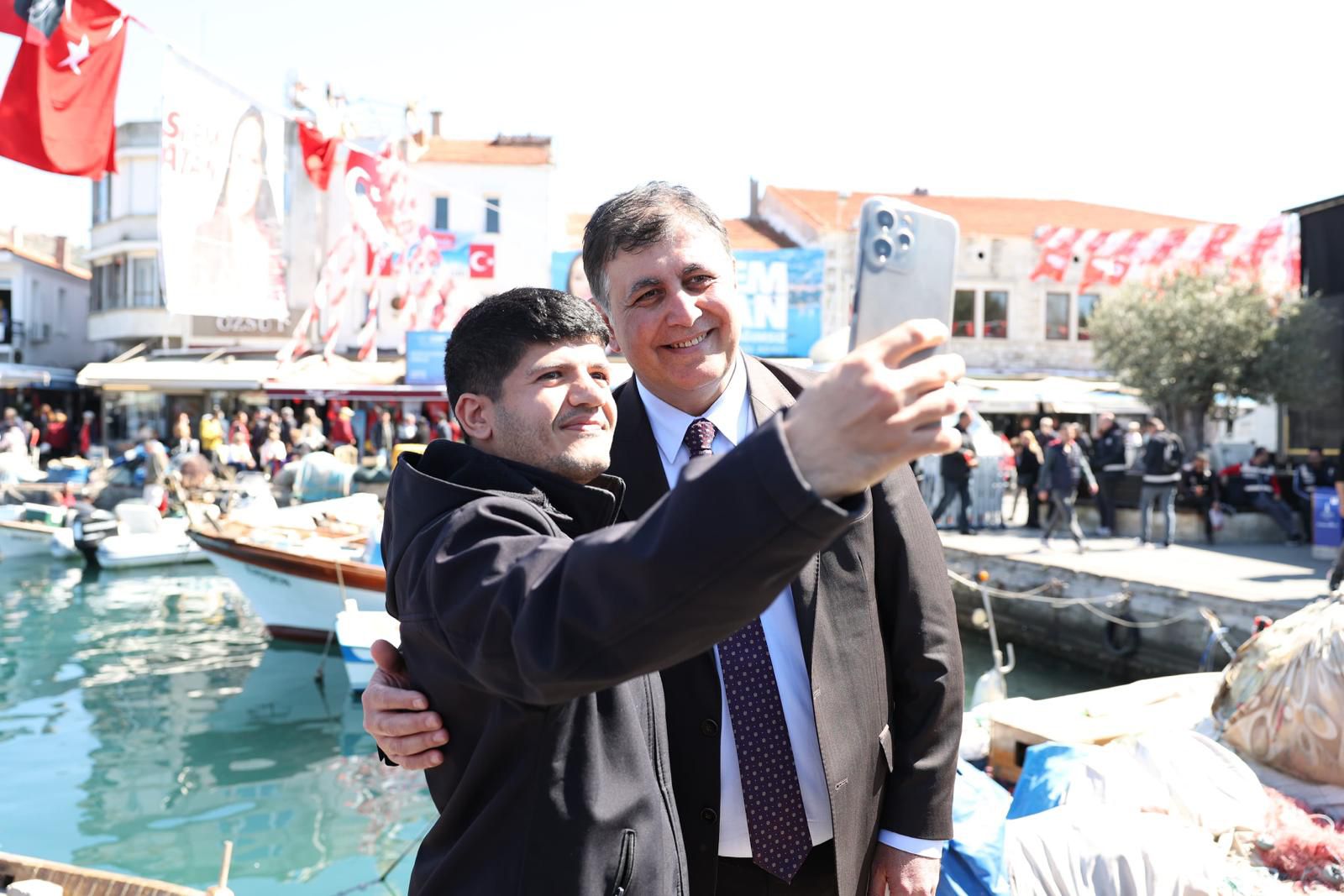 CHP Genel Başkanı Özel: İzmir'e kayyum atamaya çalışıyor