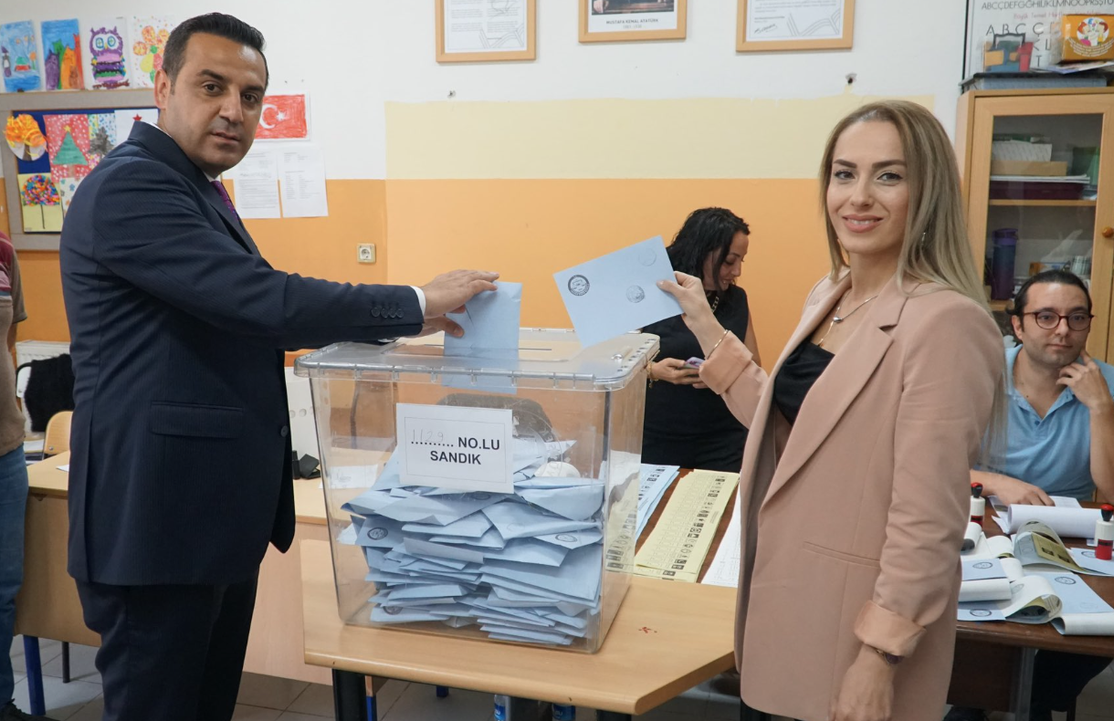 CHP İzmirli siyasiler sandık başında