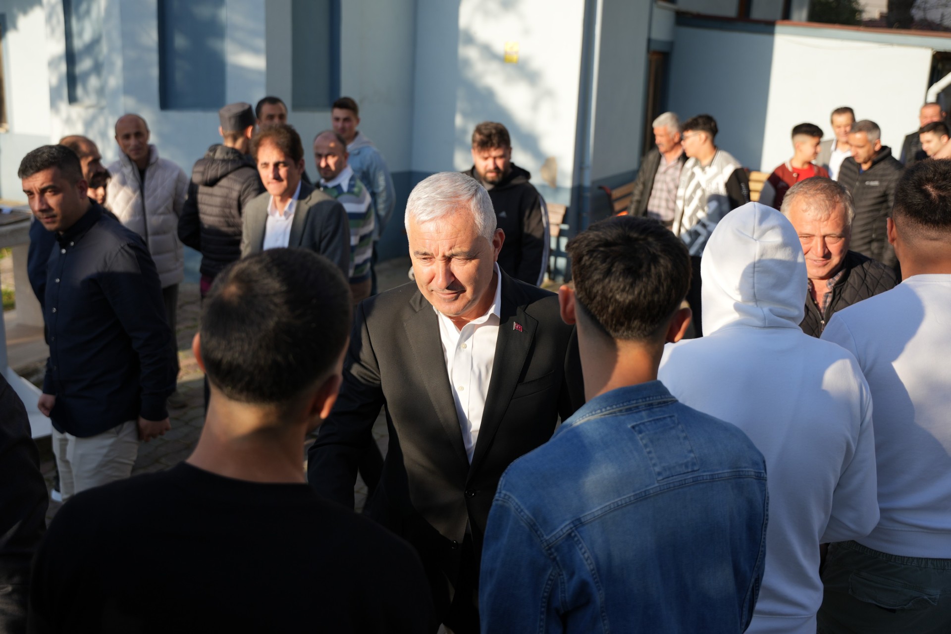 BAŞKAN TUGAY KEMALPAŞALILAR İLE BAYRAMLAŞTI