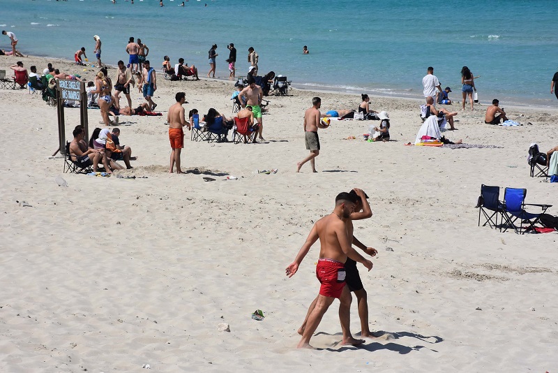 Çeşme’de bayramın son gününde de plajlar doldu