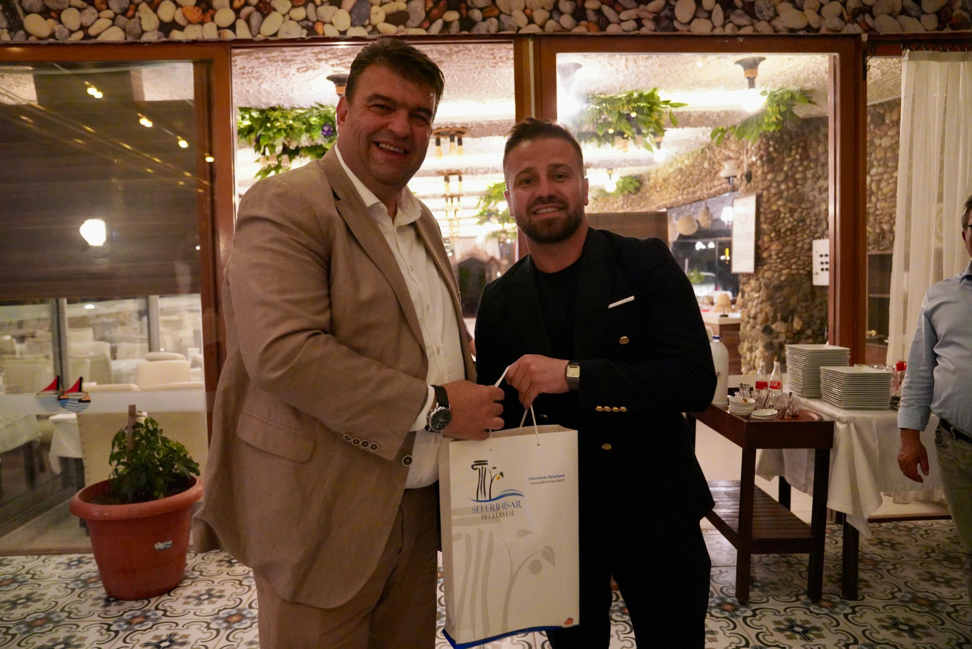 Başkan Yetişkin muhtarlarla buluştu