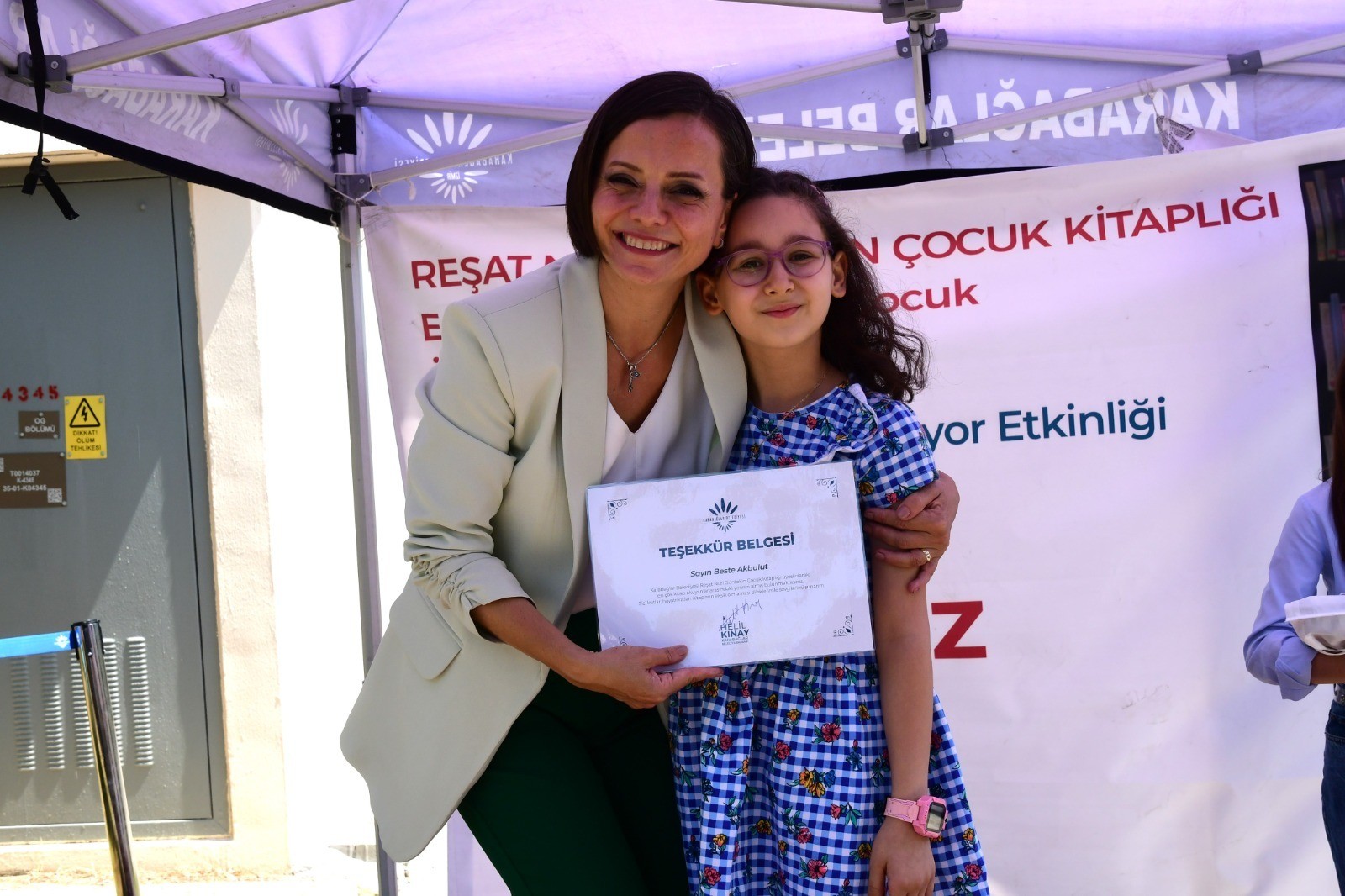 Başkan Kınay çocuklardan söz aldı: Okumaktan ve yazmaktan vazgeçmeyin