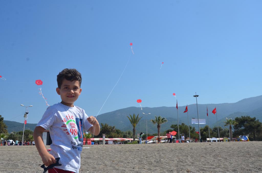Menderes Belediyesi Geleneksel Uçurtma Şenliği Pazar günü 13. kez gerçekleşecek.