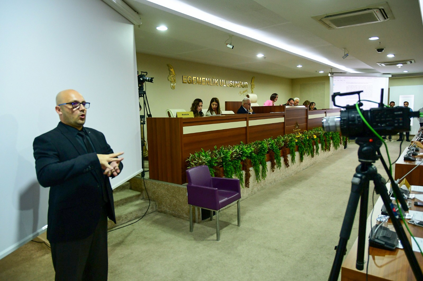 Karabağlar Belediye Meclisi Mayıs Ayı 2. Birleşimi'nde oturumunu SMA hastası Gülsima’ya bağışladı