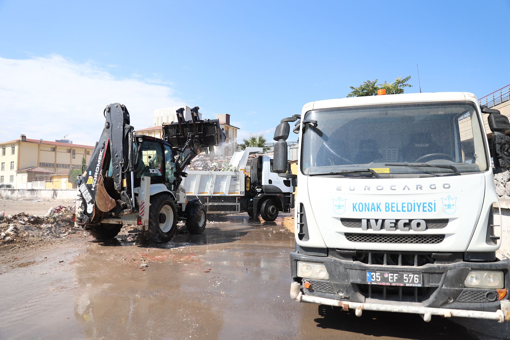 Konak’ta kaçak moloz dökümüne geçit yok