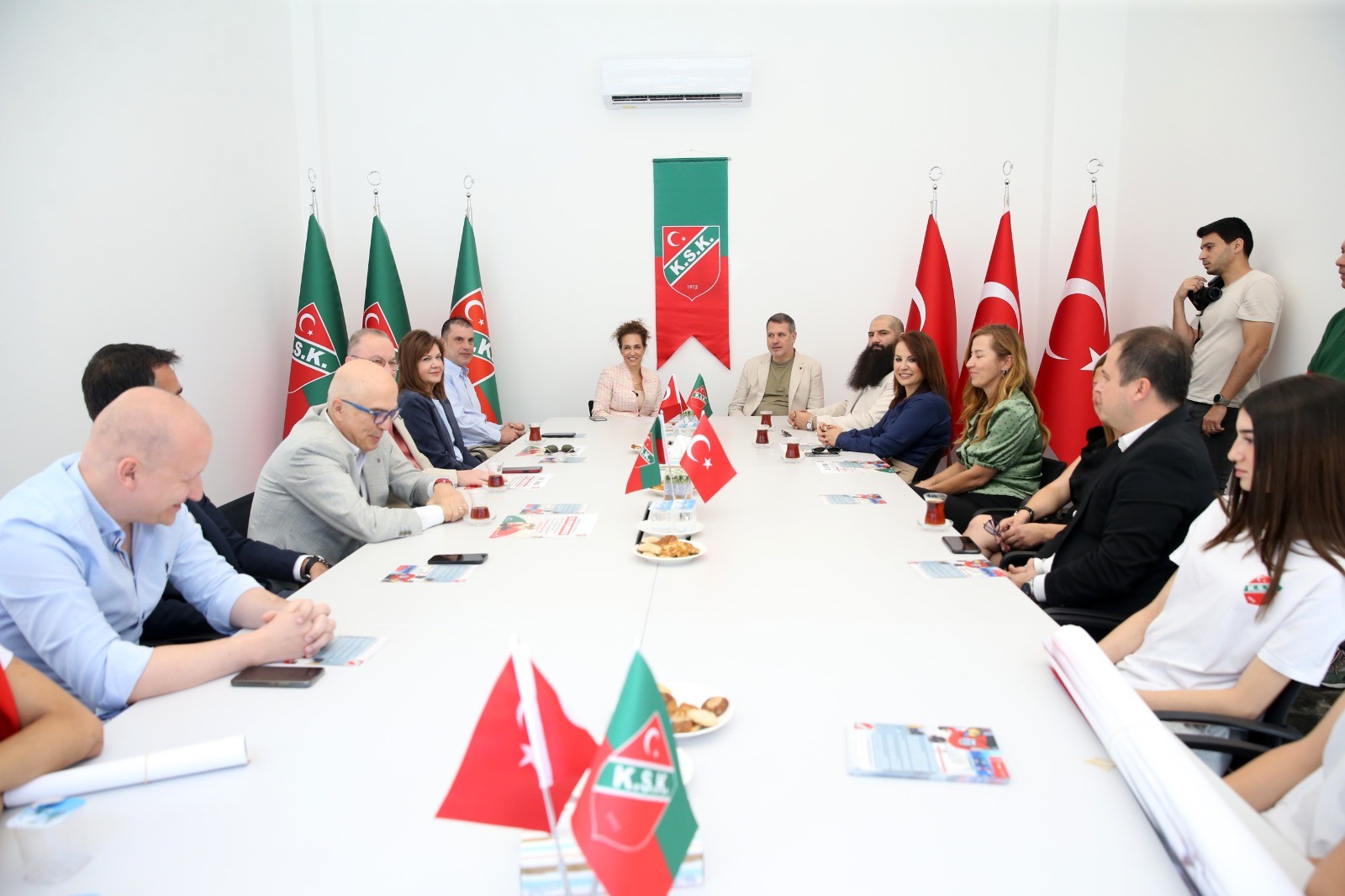 Karşıyaka'dan Türkiye'ye örnek iş birliği: HPV Aşı Kampanyası başlıyor!