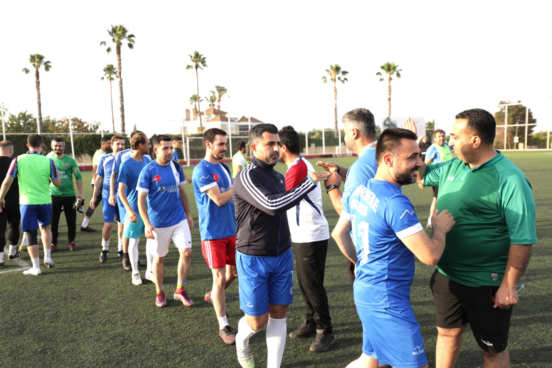 NARLIDERE’NİN 19 MAYIS GENÇLİK TURNUVASI’NDA FİNAL VE ÖDÜL TÖRENİ HEYECANI YAŞANDI