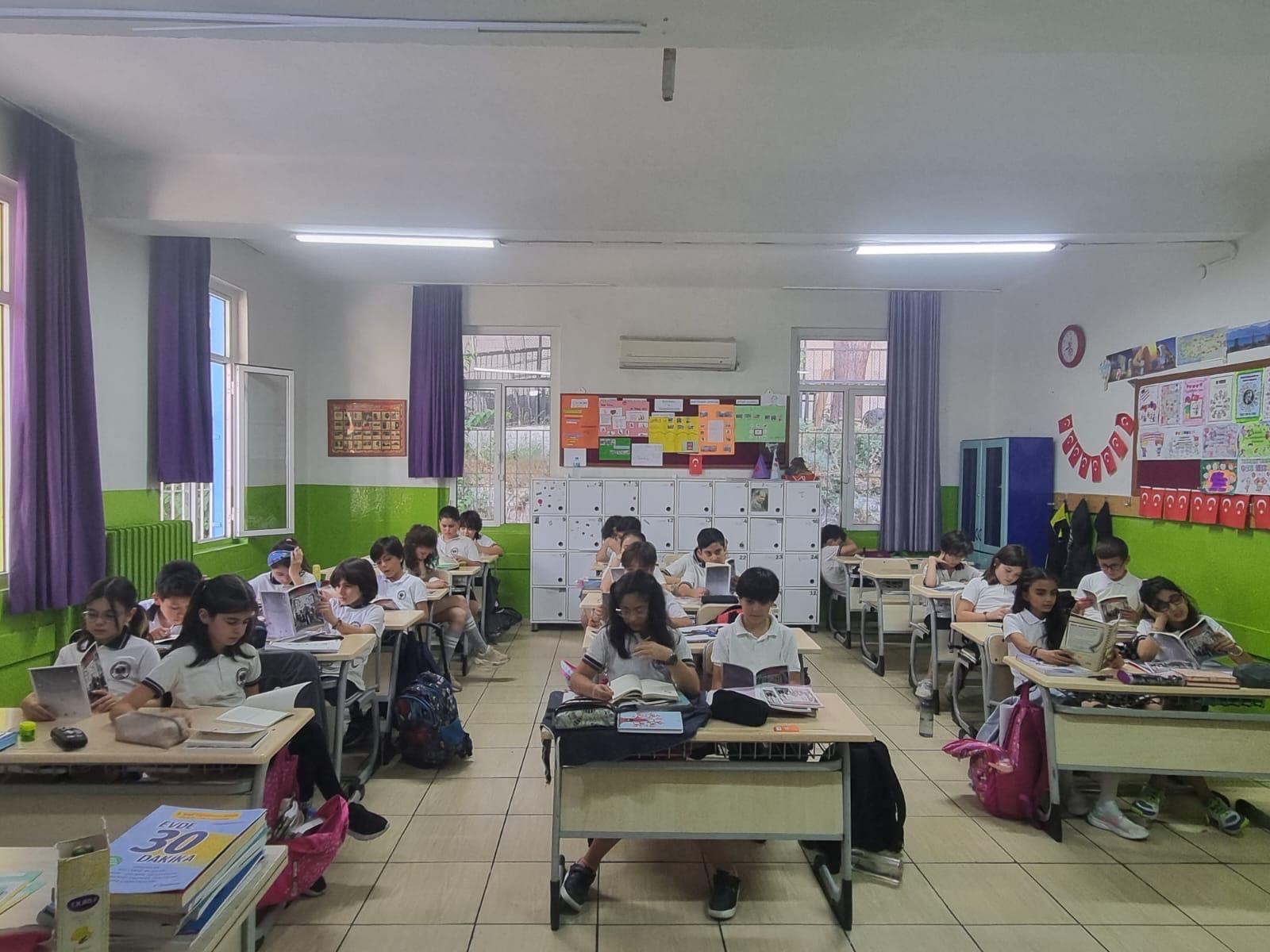 Konak Hakimiyet-i Milliye İlkokulu Öğrencilerinden Kitap Projesi: "Öykü Penceresi"