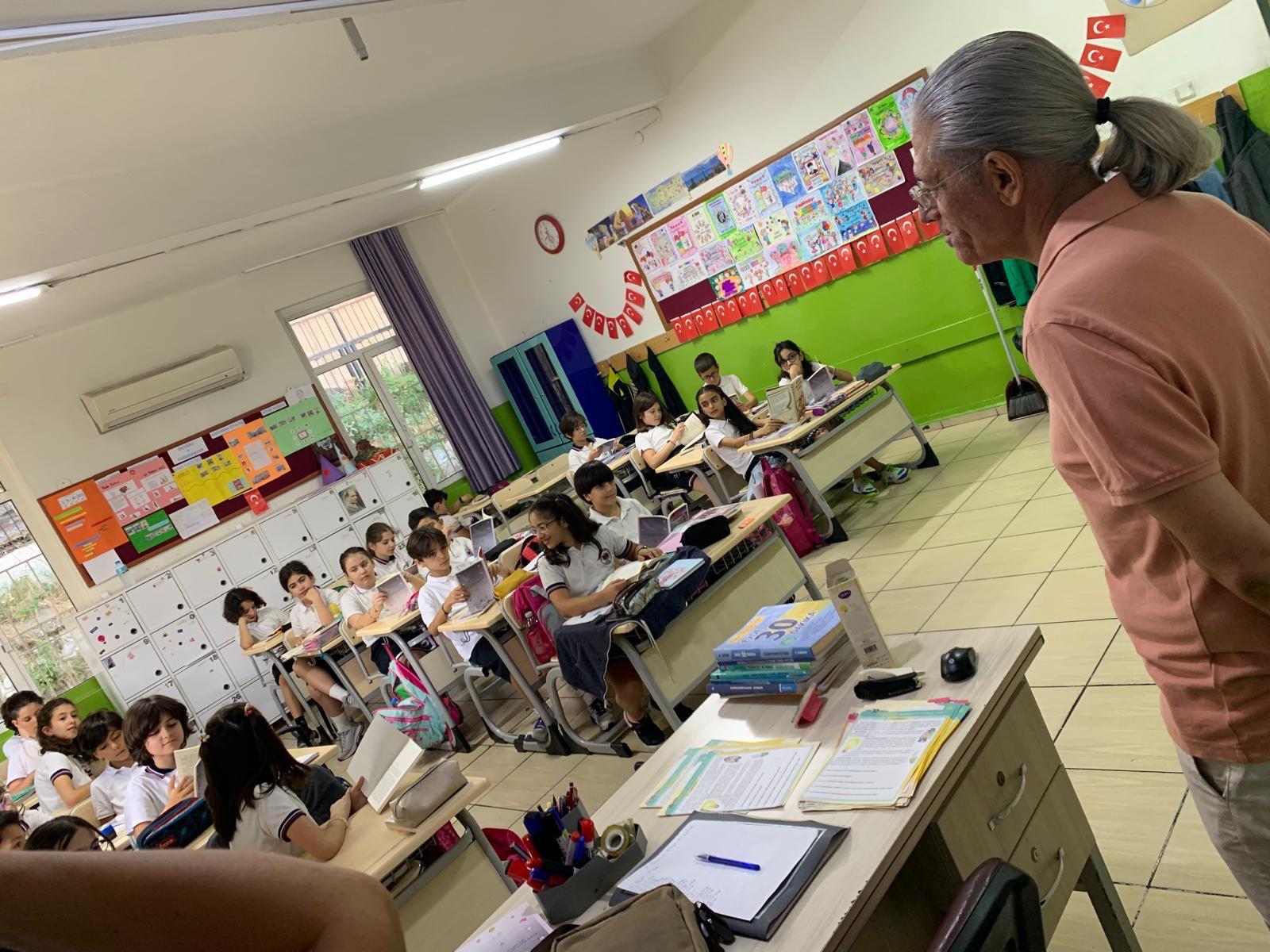 Konak Hakimiyet-i Milliye İlkokulu Öğrencilerinden Kitap Projesi: "Öykü Penceresi"