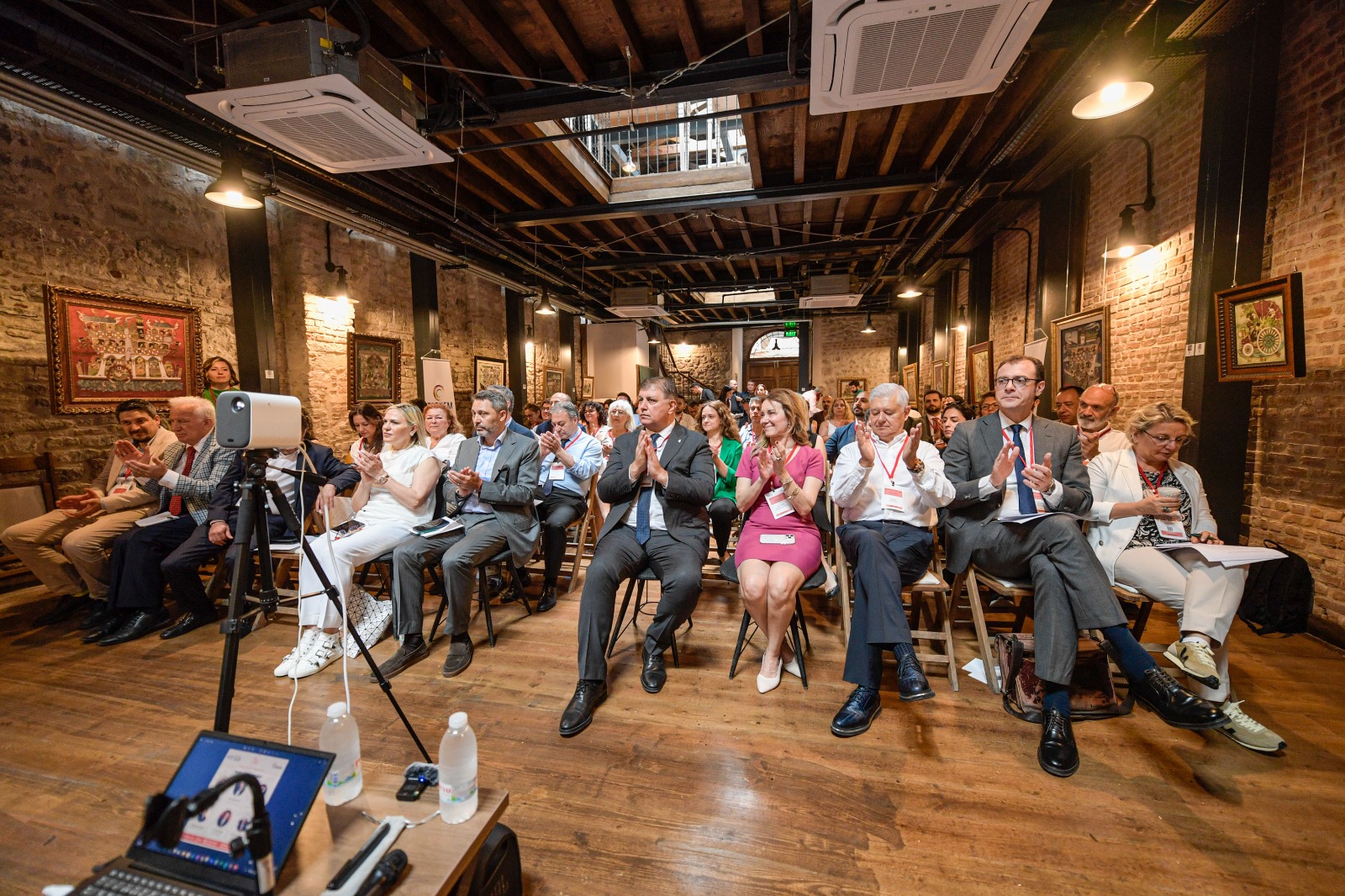 Başkan Tugay: Doğal cennetler niteliksiz turizm çabasıyla işgal edildi