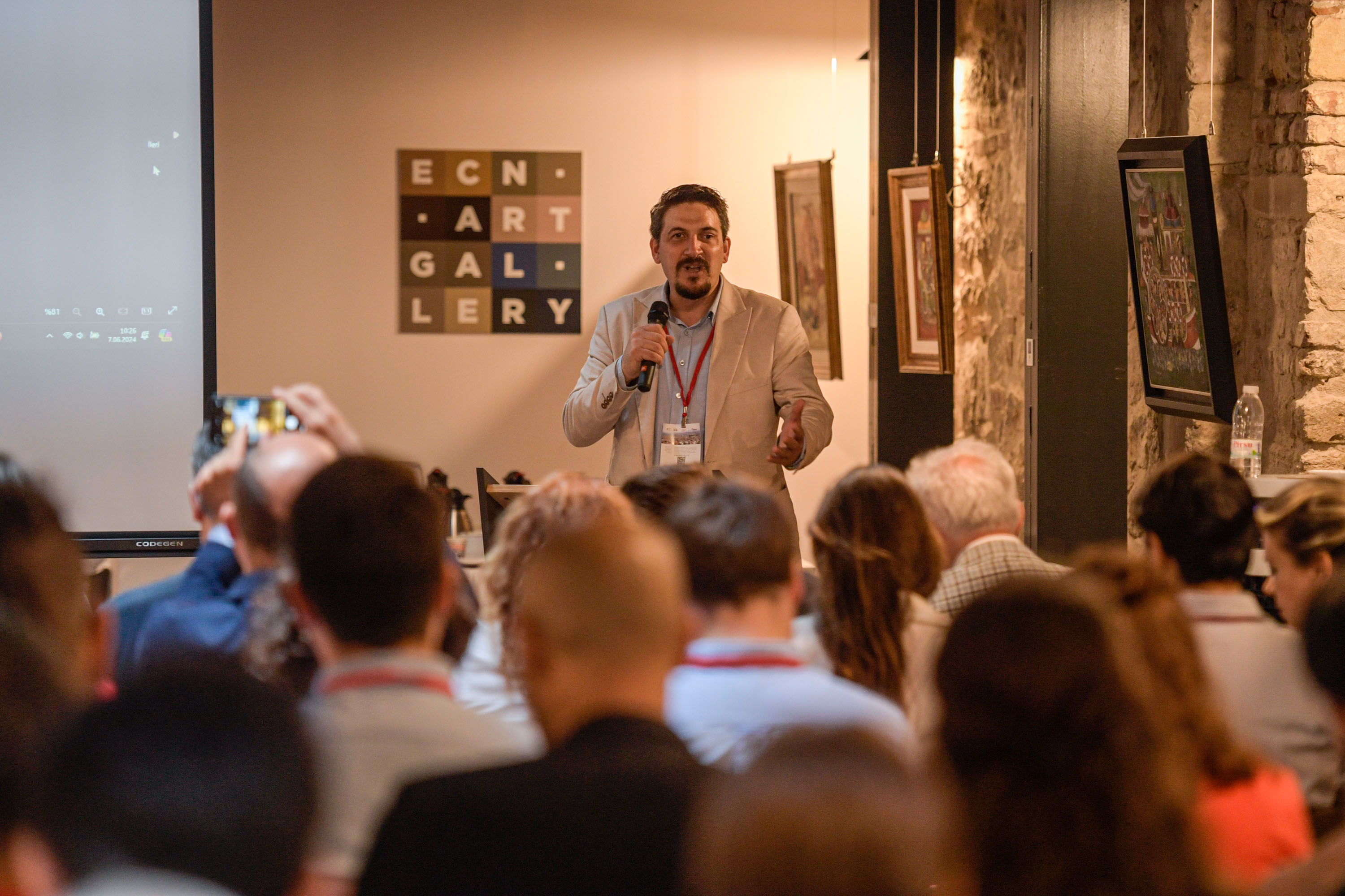 Başkan Tugay: Doğal cennetler niteliksiz turizm çabasıyla işgal edildi