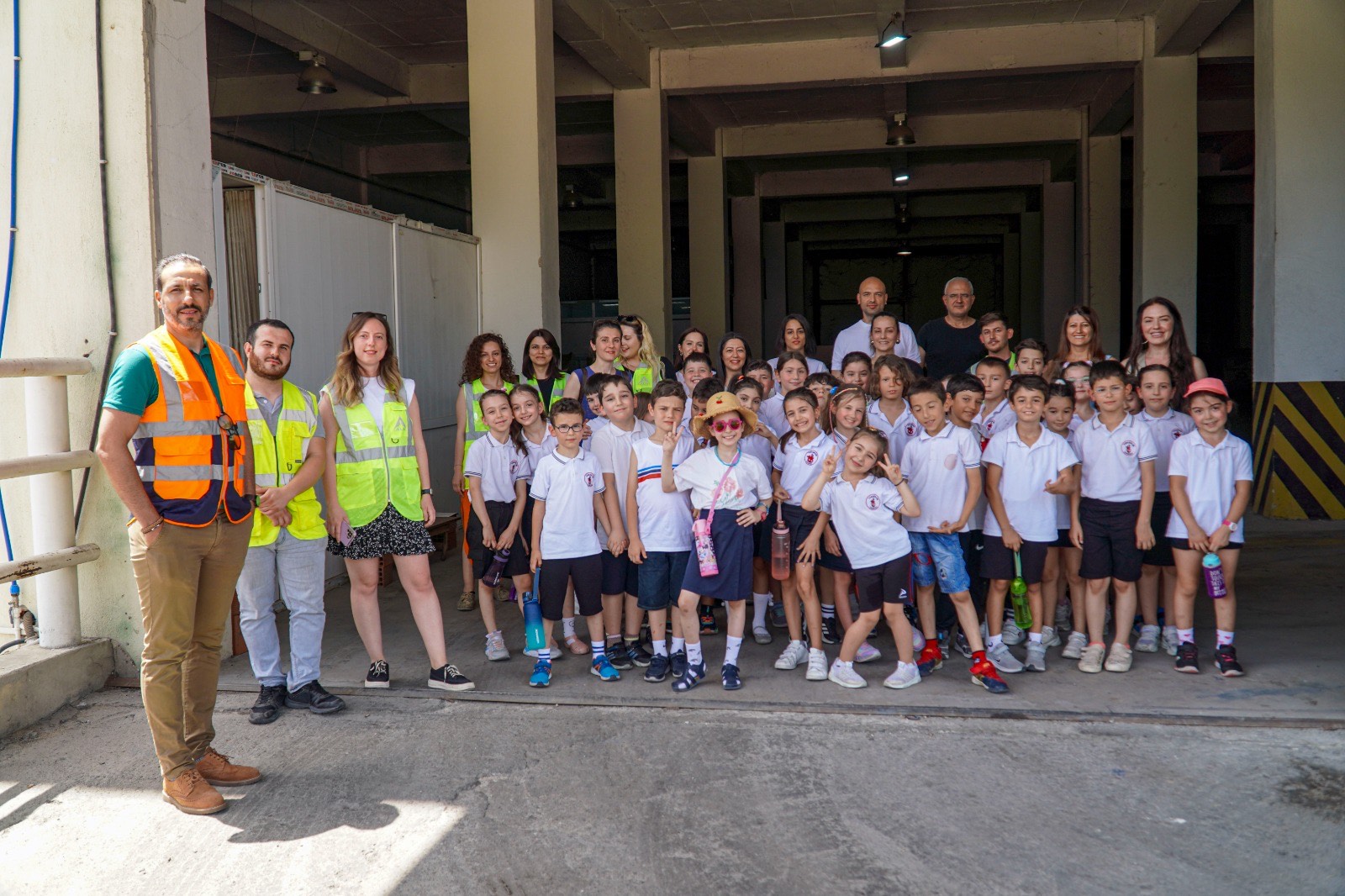 Karşıyakalı miniklere geri dönüşüm bilinci aşılanıyor