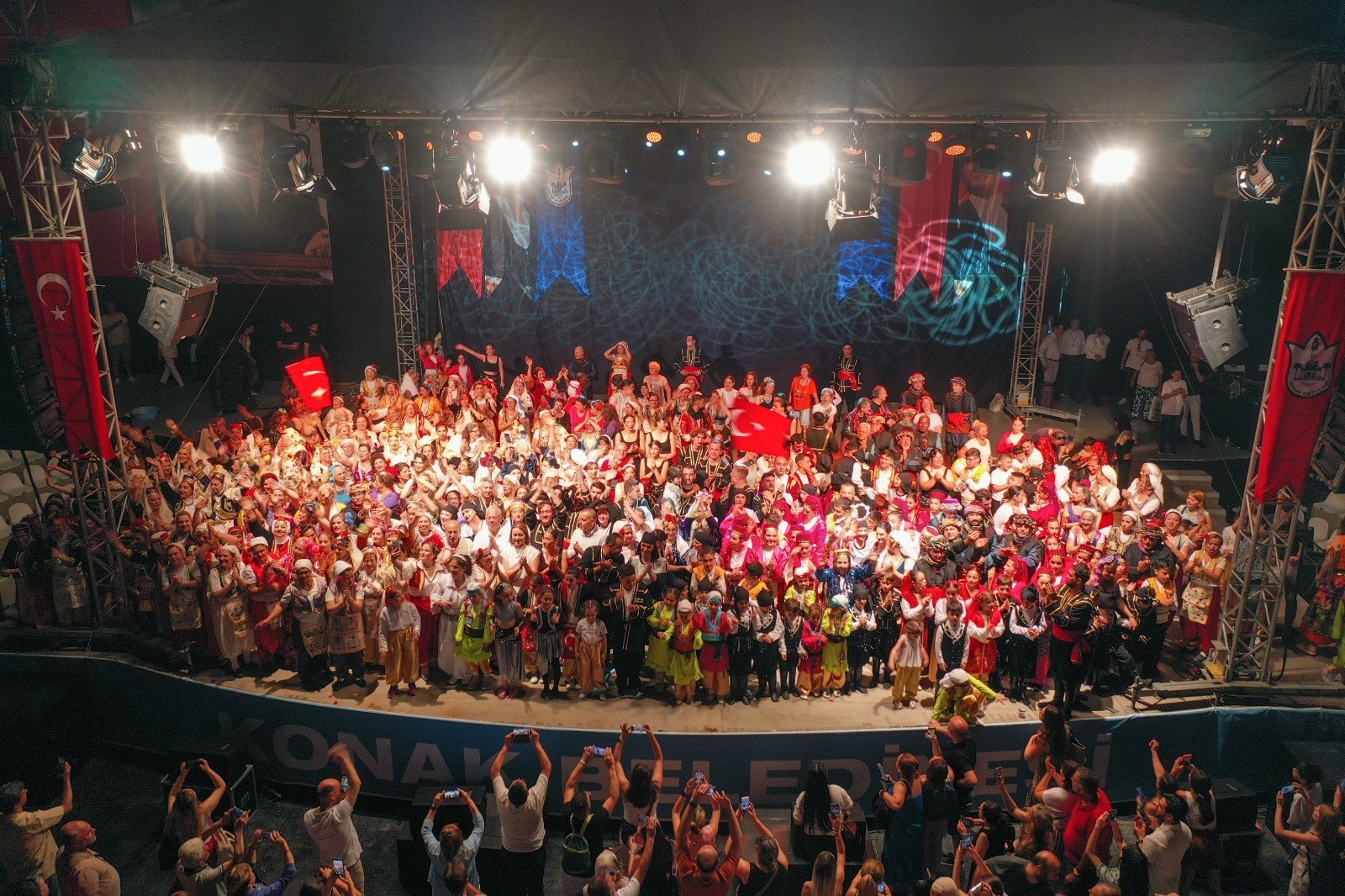 Konak’ın Halk Oyunları Şenliği 18’inci kez ‘merhaba’ dedi