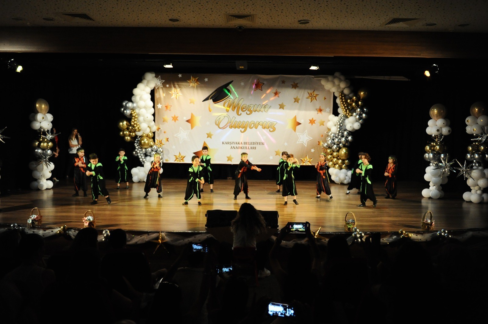 Karşıyaka’nın anaokullarını yıl sonu coşkusu sardı