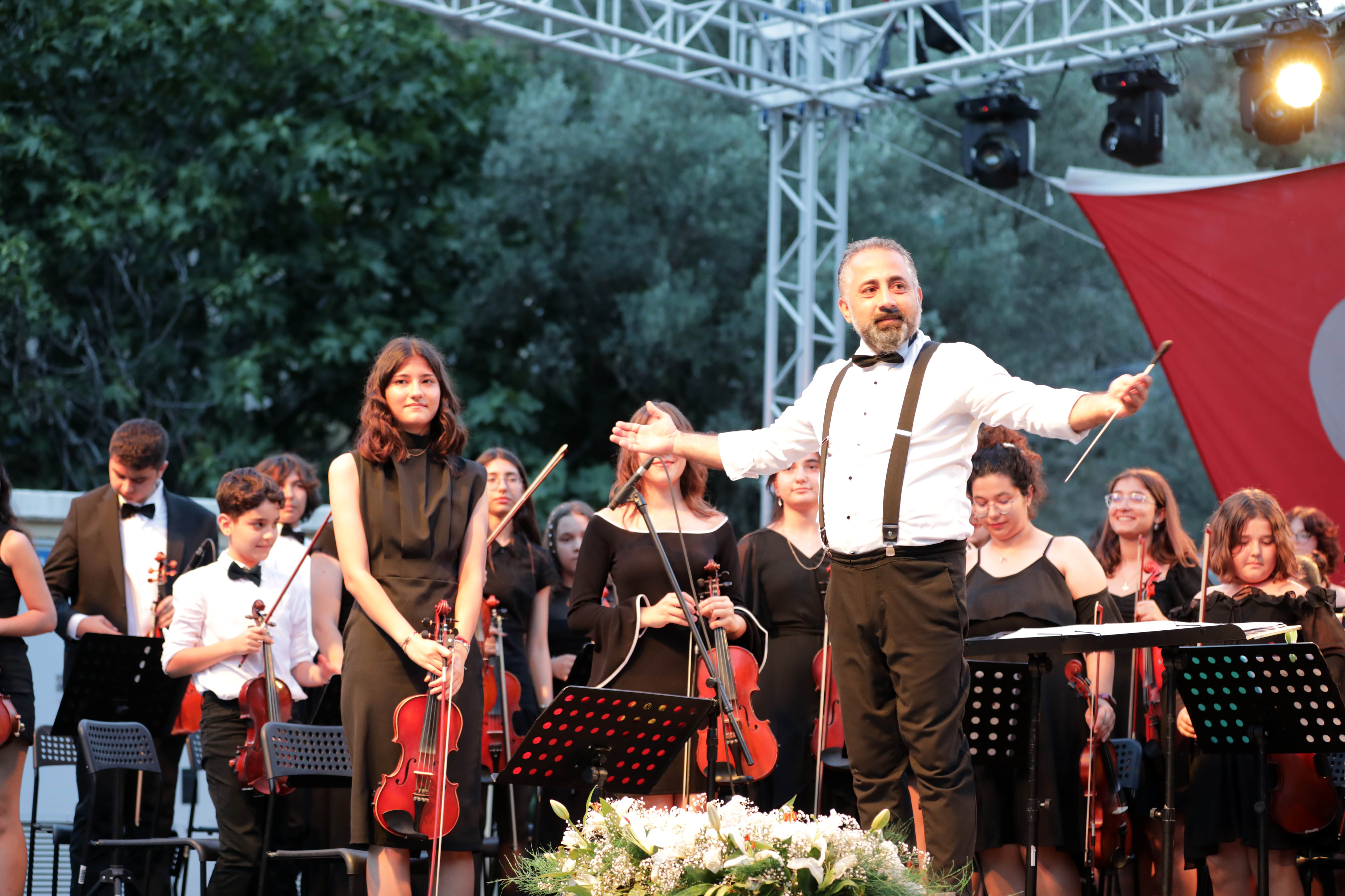 ÇOCUK SENFONİ’DEN PARK ORMAN’DA YAZ KONSERi