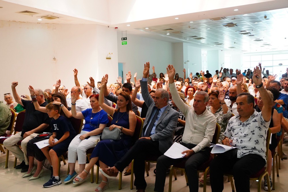 BAŞKAN LAL DENİZLİ, ÇEŞME KENT KONSEYİ KURULU’NDA KONUŞTU:''BİZLER ÇEŞME’Yİ BİR ADIM İLERİYE GÖTÜRECEK HER PROJEYİ DESTEKLEYECEĞİZ.''