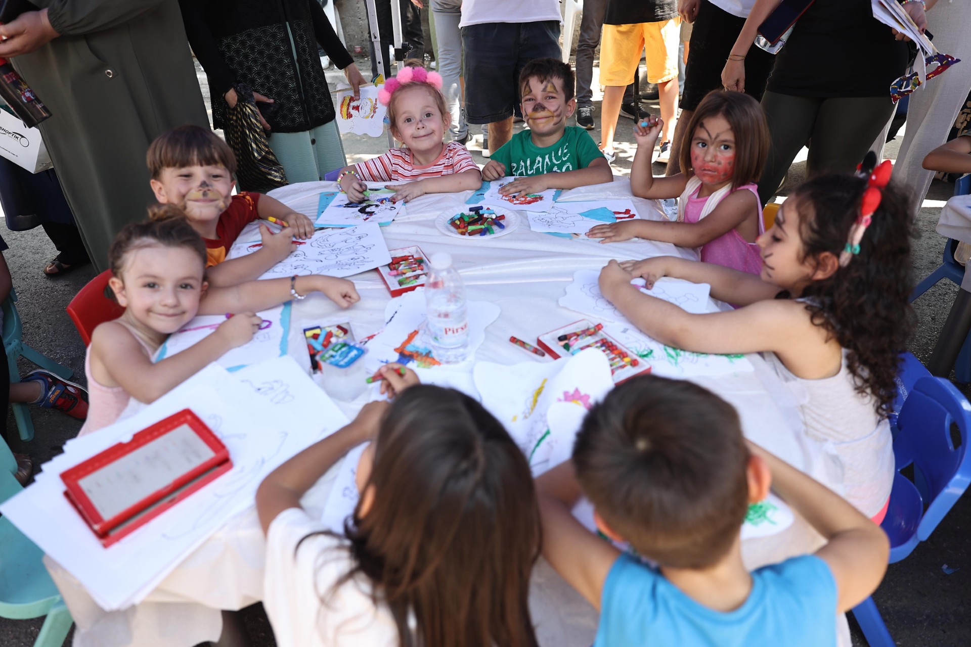 'Mutlu Çocuklar Sokağı' ile Konak'ta sokaklar çocukların oyun alanı oldu