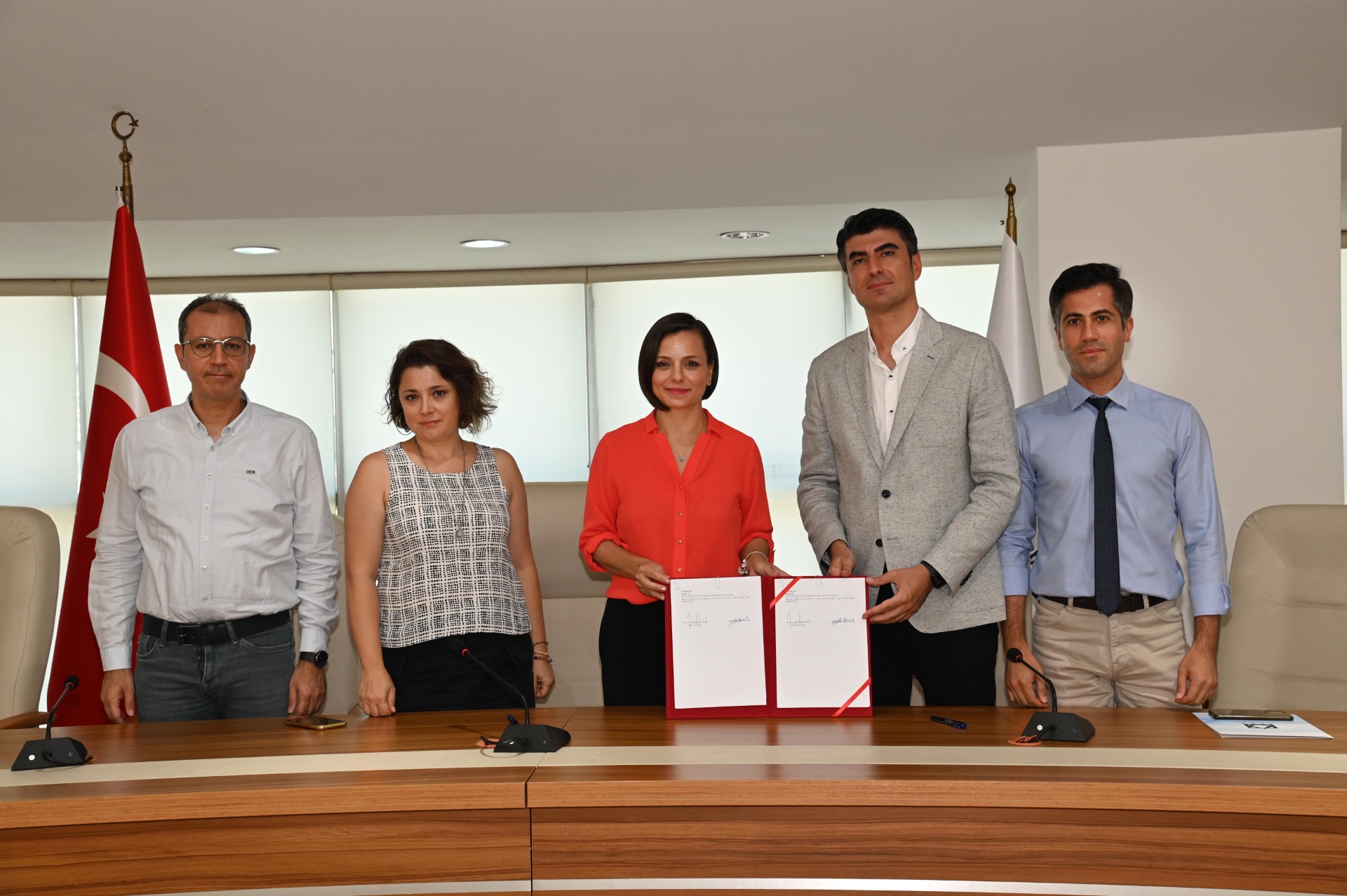 Karabağlar Belediyesi'nden İZSU'yla örnek protokol: Su abonelik işlemleri için dijital ortamda yürütülecek