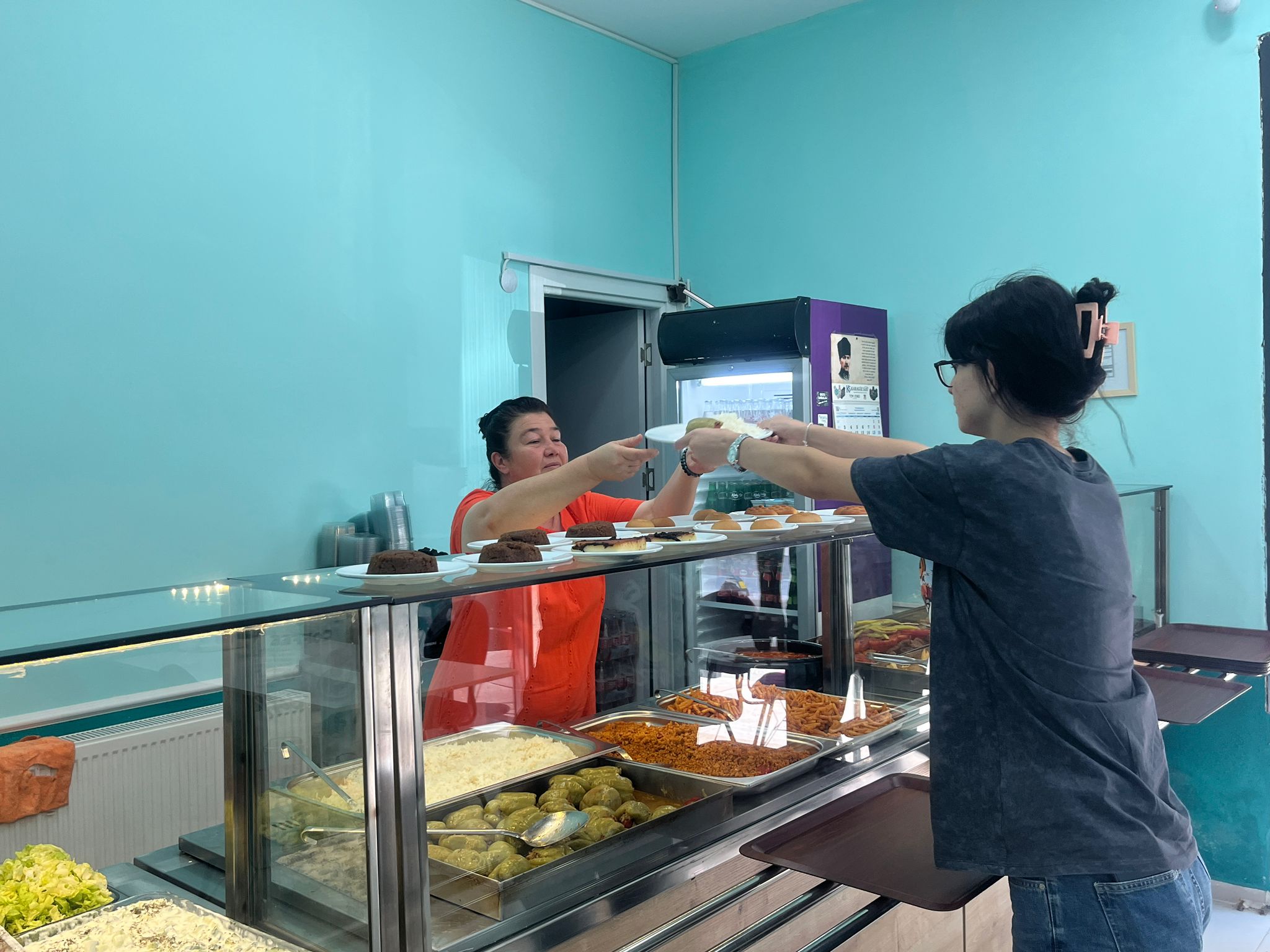 Alsancak'ta Lezzet ve Kalitenin Aile Dostu Buluşma Noktası: "Meş'ale"