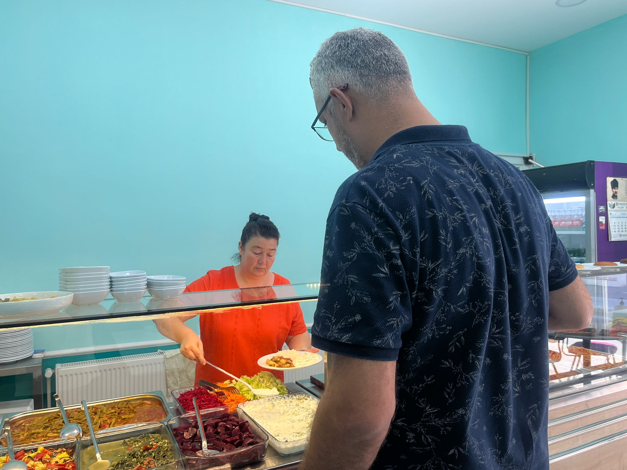 Alsancak'ta Lezzet ve Kalitenin Aile Dostu Buluşma Noktası: "Meş'ale"