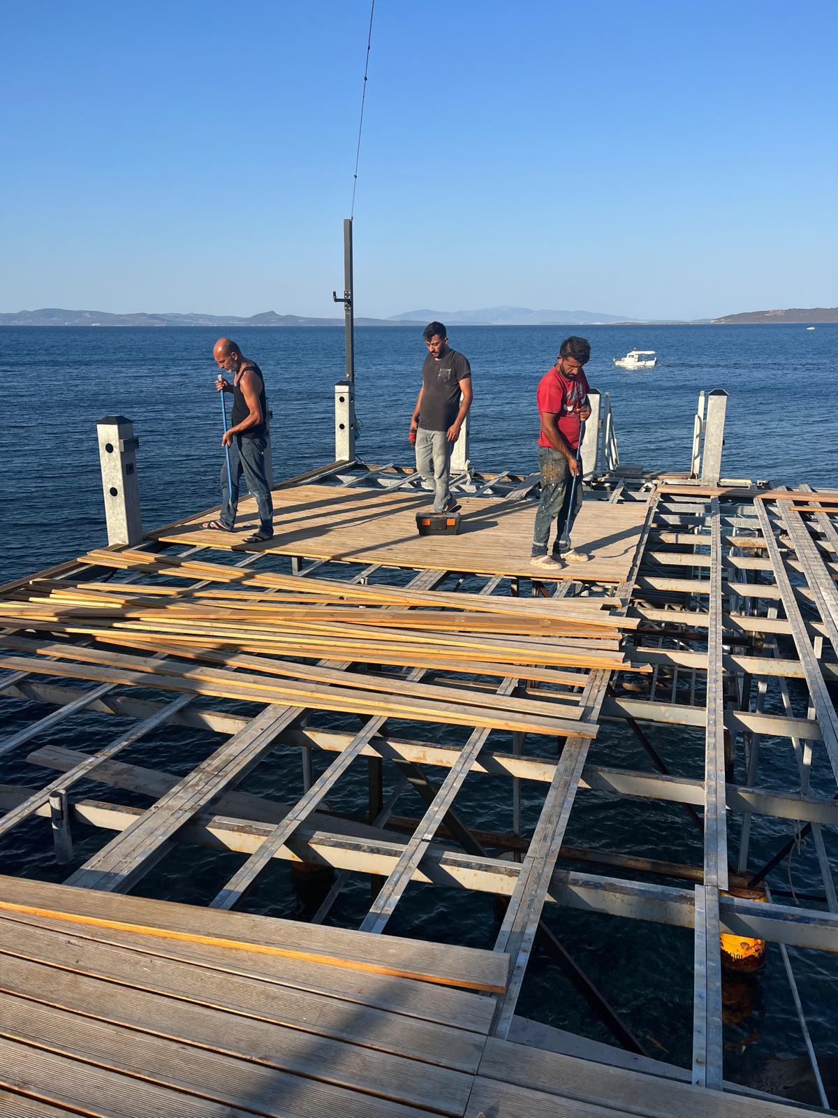 Ayıbalığı Koyu'ndaki izinsiz iskelenin sökümü başladı