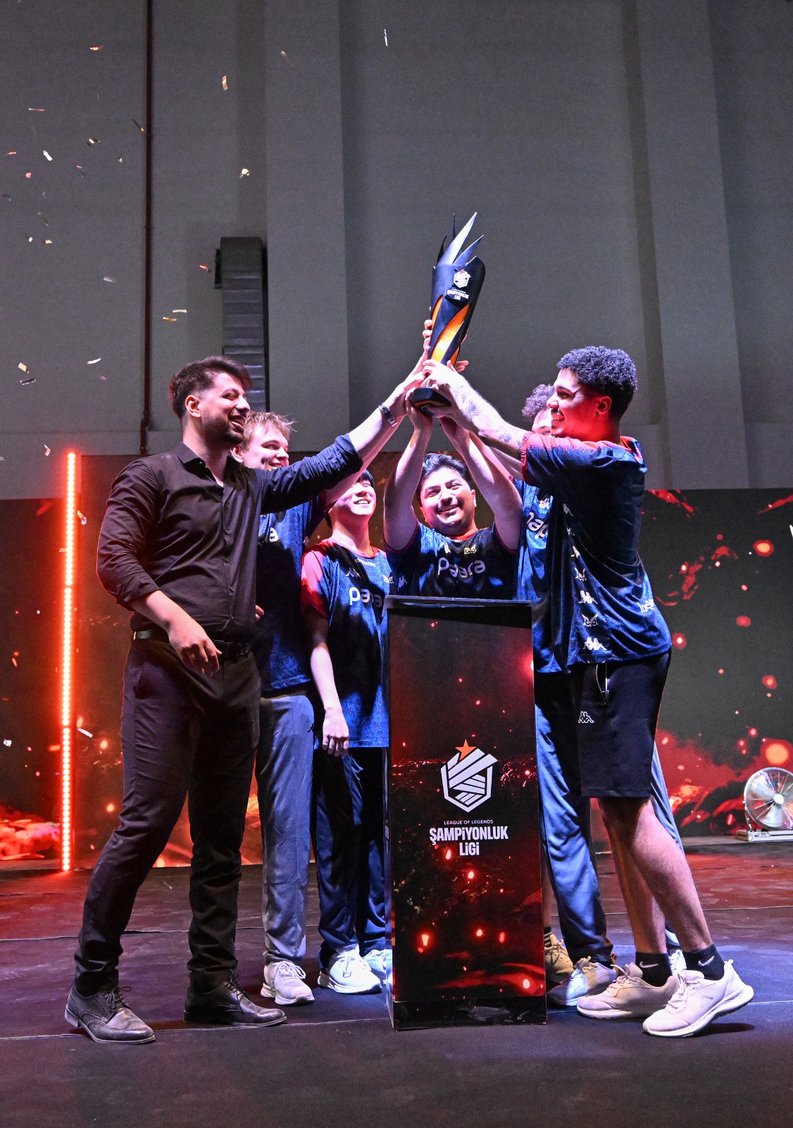 LoL Yaz Mevsimi Finali’nde şampiyon “Papara Super Massive”