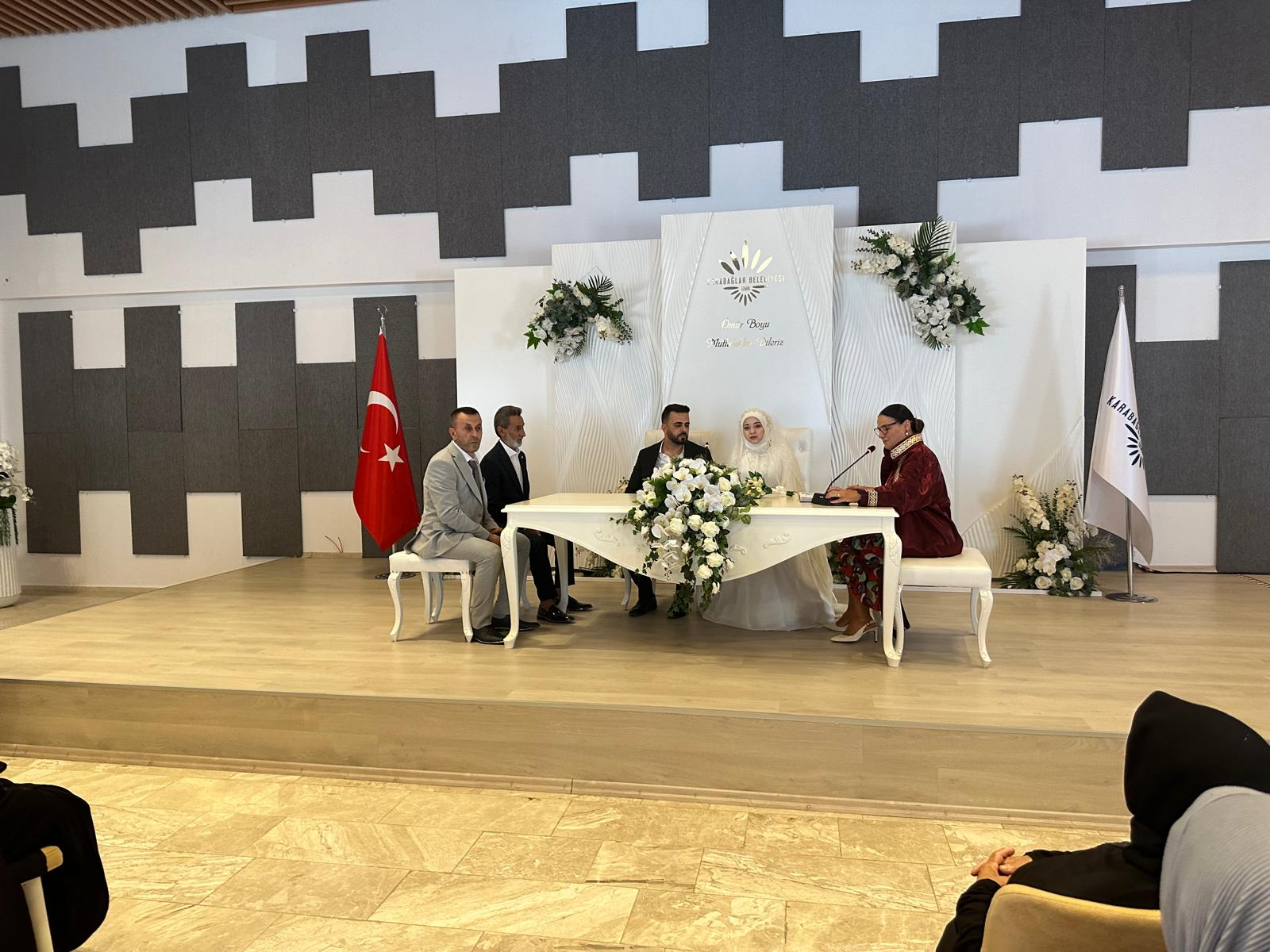 Sarıtaş ve Erkek ailesinin mutlu günü: Selvinaz ve Bilal dünyaevine girdi