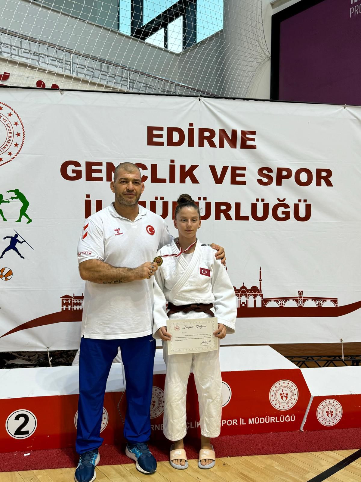 Büyükşehir'in altın kızları