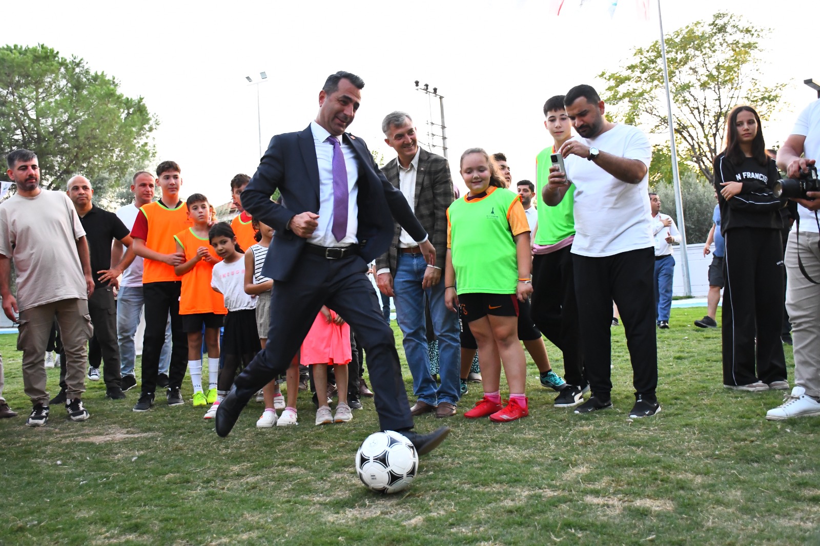 Torbalı Belediyesi'nden Şehitler Mahallesi'ne Yeni Sosyal Alan