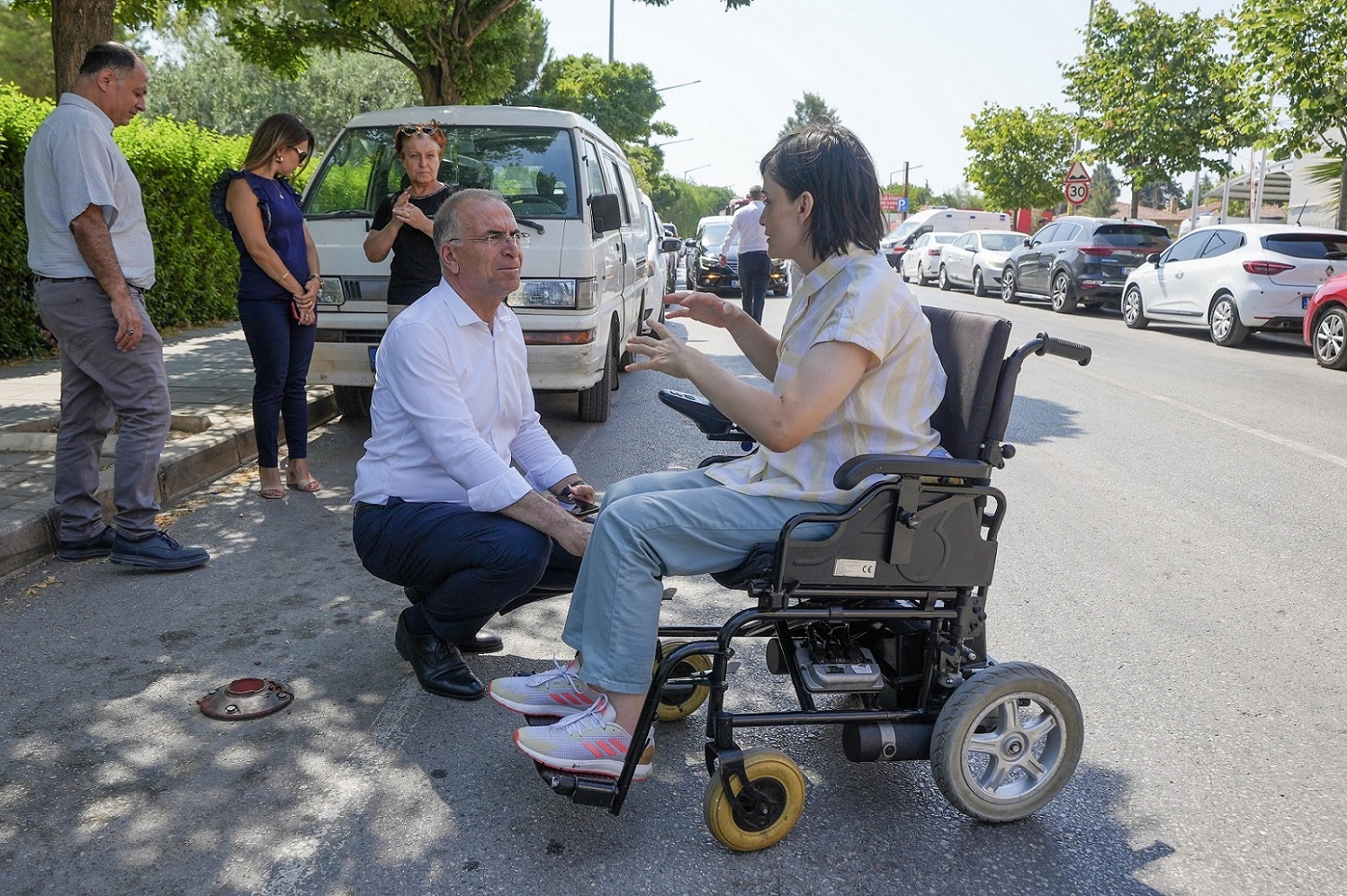 Başkan Işık mahalle gezilerine devam ediyor