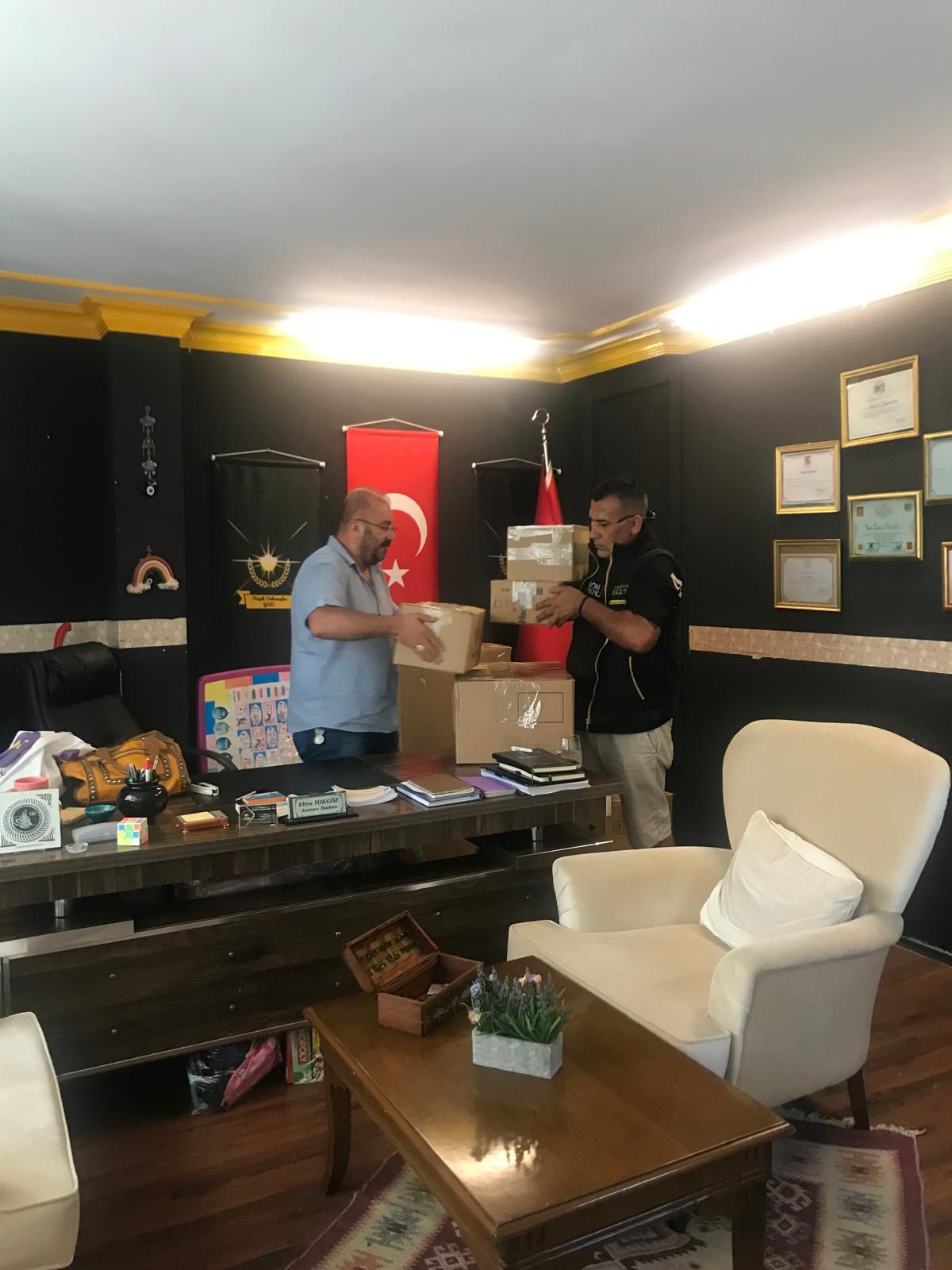 Kardeş Derneklerden Iğdır Yüzbaşılara Anlamlı Destek: Şehit Er Aydın Karakuş Ortaokuluna Kitap Bağışı