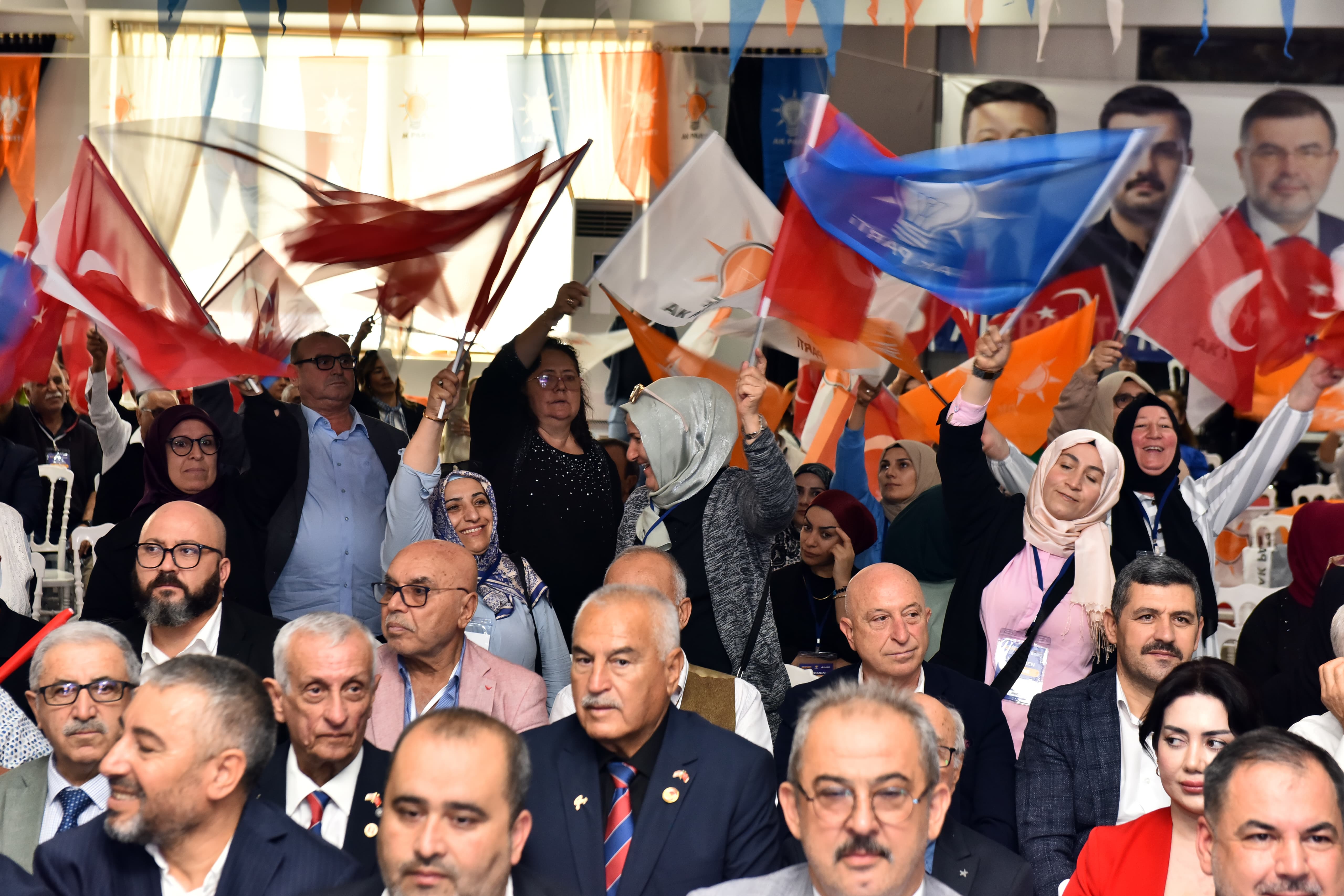 Hamza Dağ'dan CHP'li siyasetçilere: "İzmir'e çökmeye mi geldiniz?"