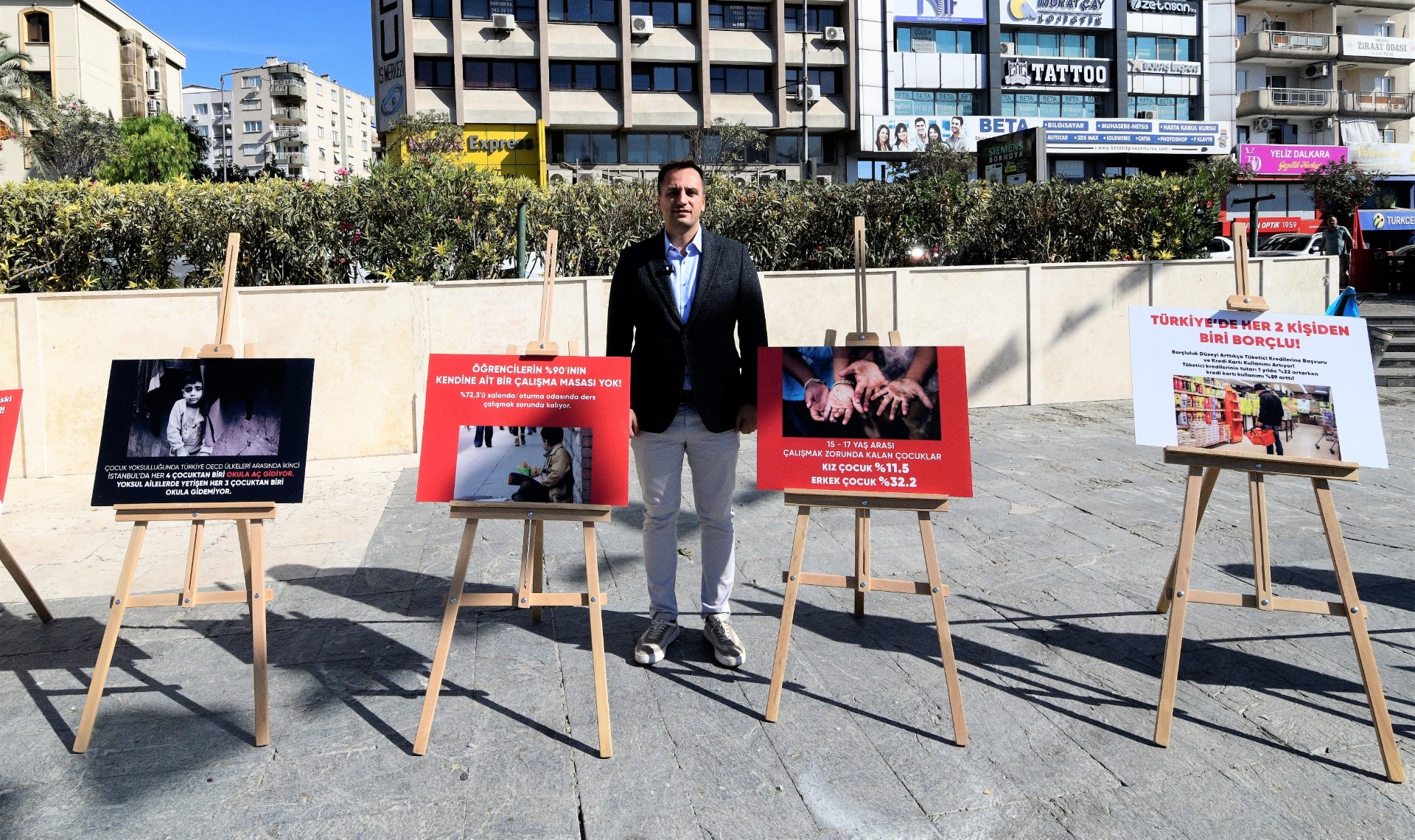 Bornova'da yoksullukla mücadele için farkındalık sergisi
