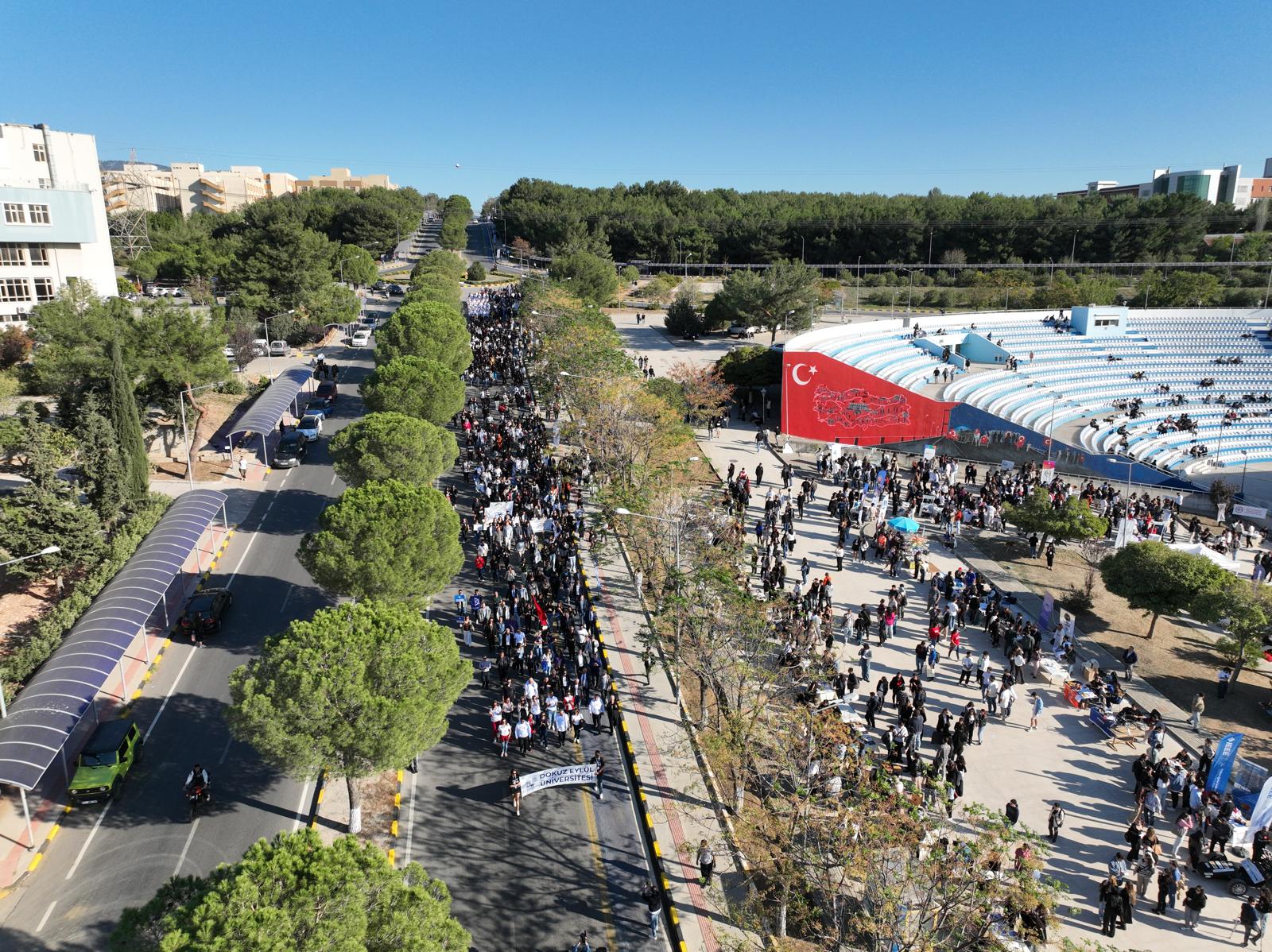 DEÜ'DE YENİ DÖNEM HEYECANI:  'HOŞ GELDİNİZ BULUŞMASI'