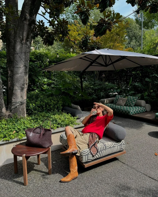 Anne olmak için gün sayan Neslihan Atagül'den karnı burnunda yeni pozlar