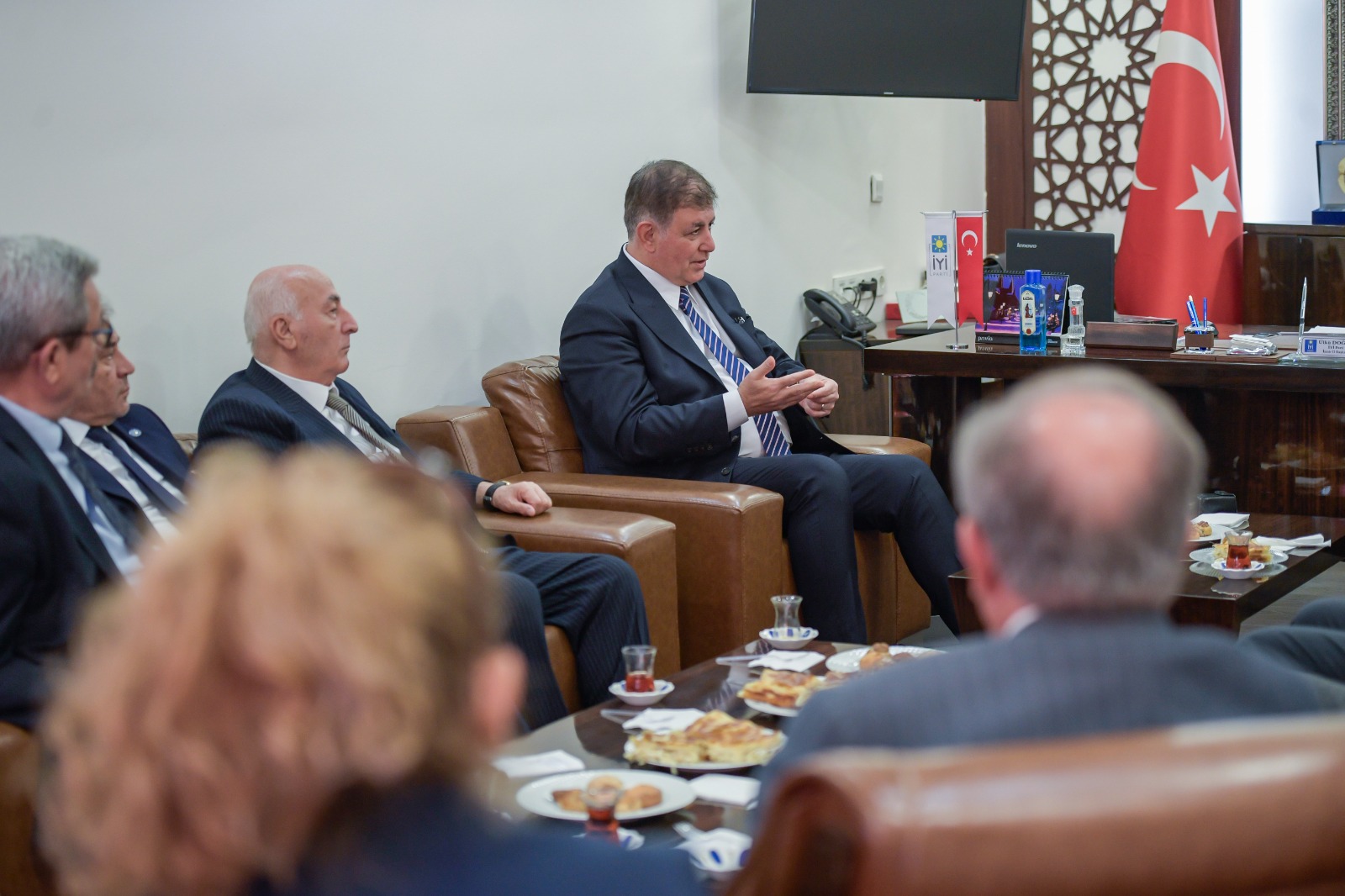 Başkan Tugay’dan İYİ Parti’ye ziyaret