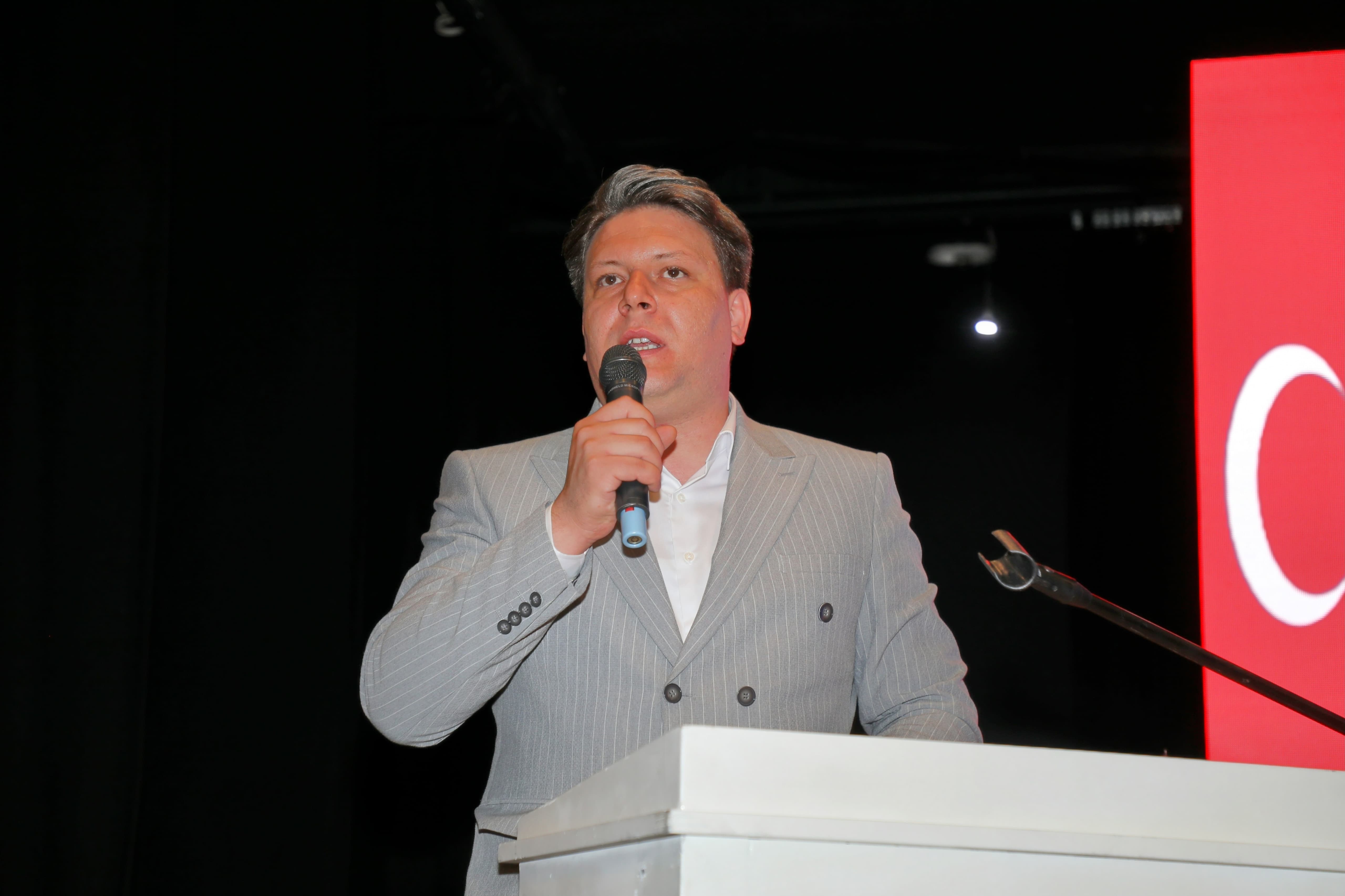 AK Parti İzmir Gençlik Kolları’nda kongre süreci Karşıyaka ile başladı