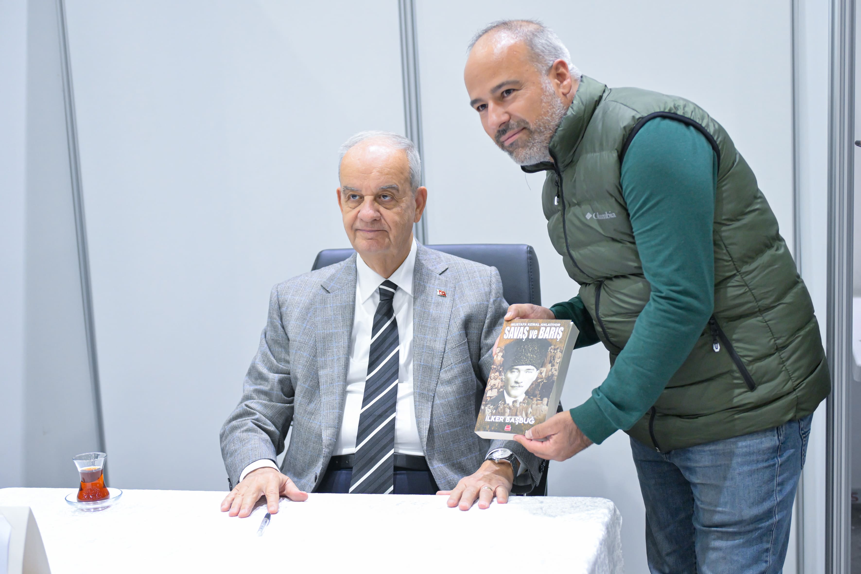 İZKİTAP hafta sonunda on binleri ağırladı