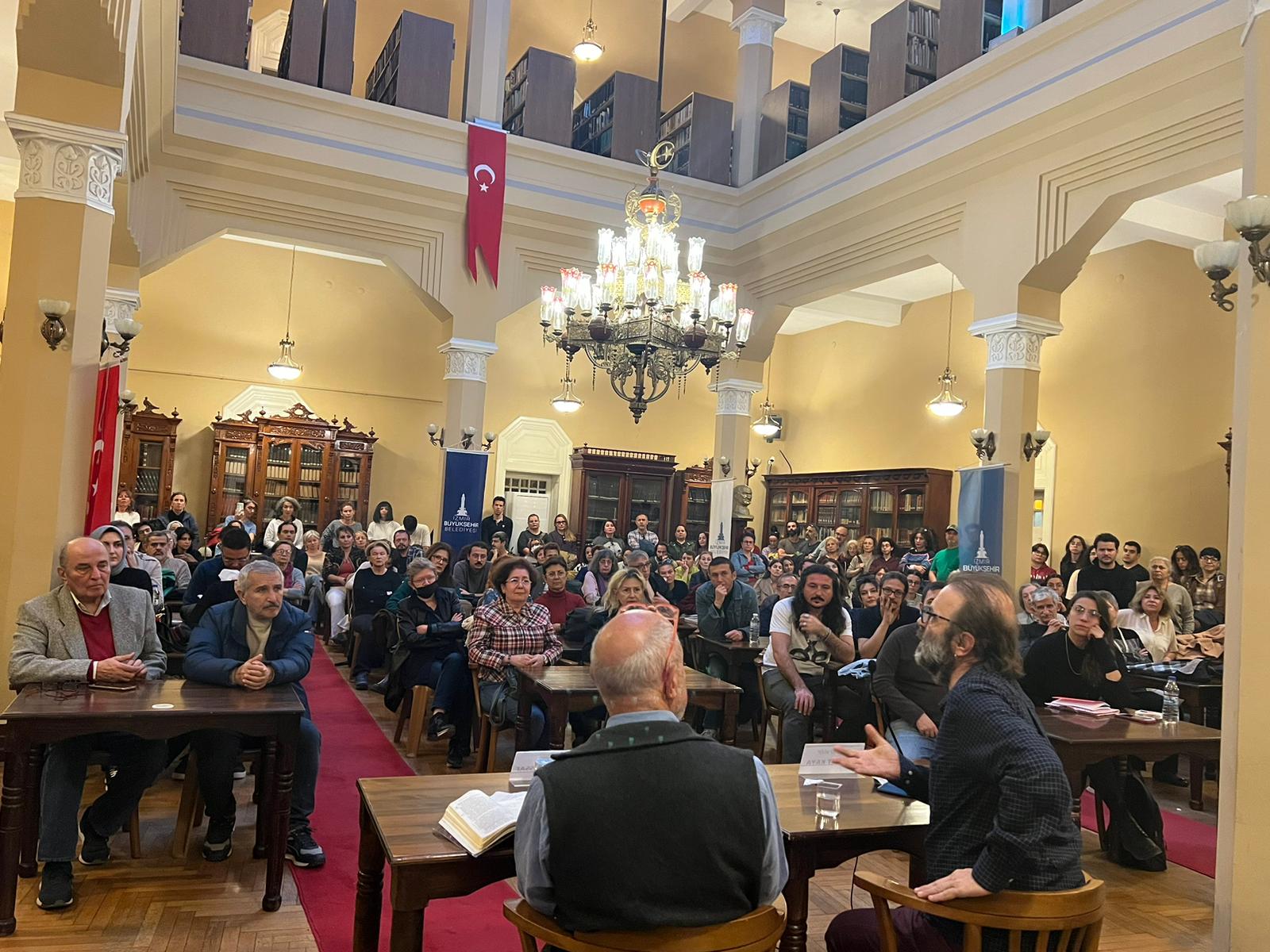 Edebiyat Söyleşileri’nin konuğu Gündüz Vassaf oldu