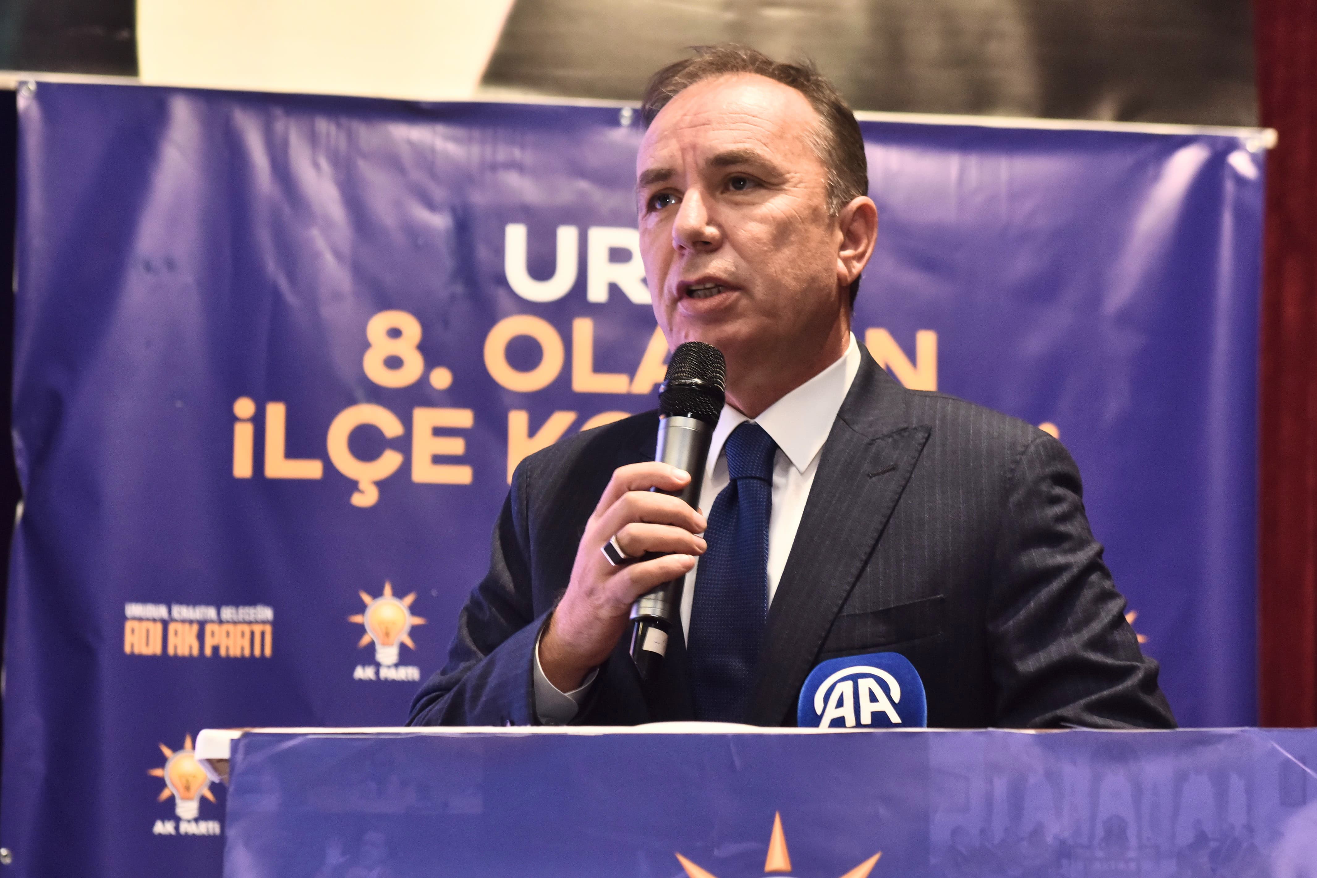 AK Parti Urla kongresinden mesaj seli!