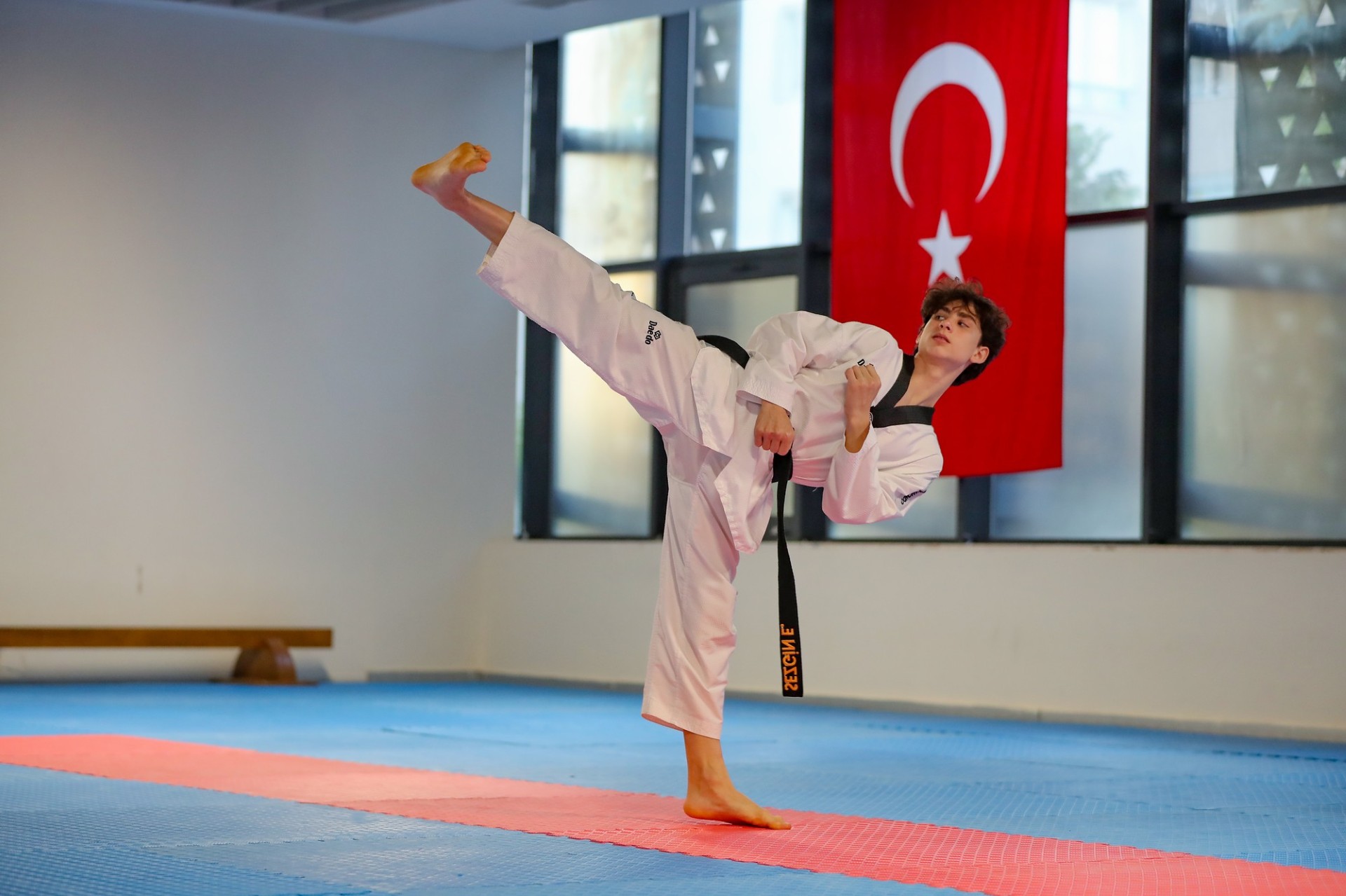 AGM Sporcusu Milli Takım Adına Balkan Taekwondo Şampiyonası’nda