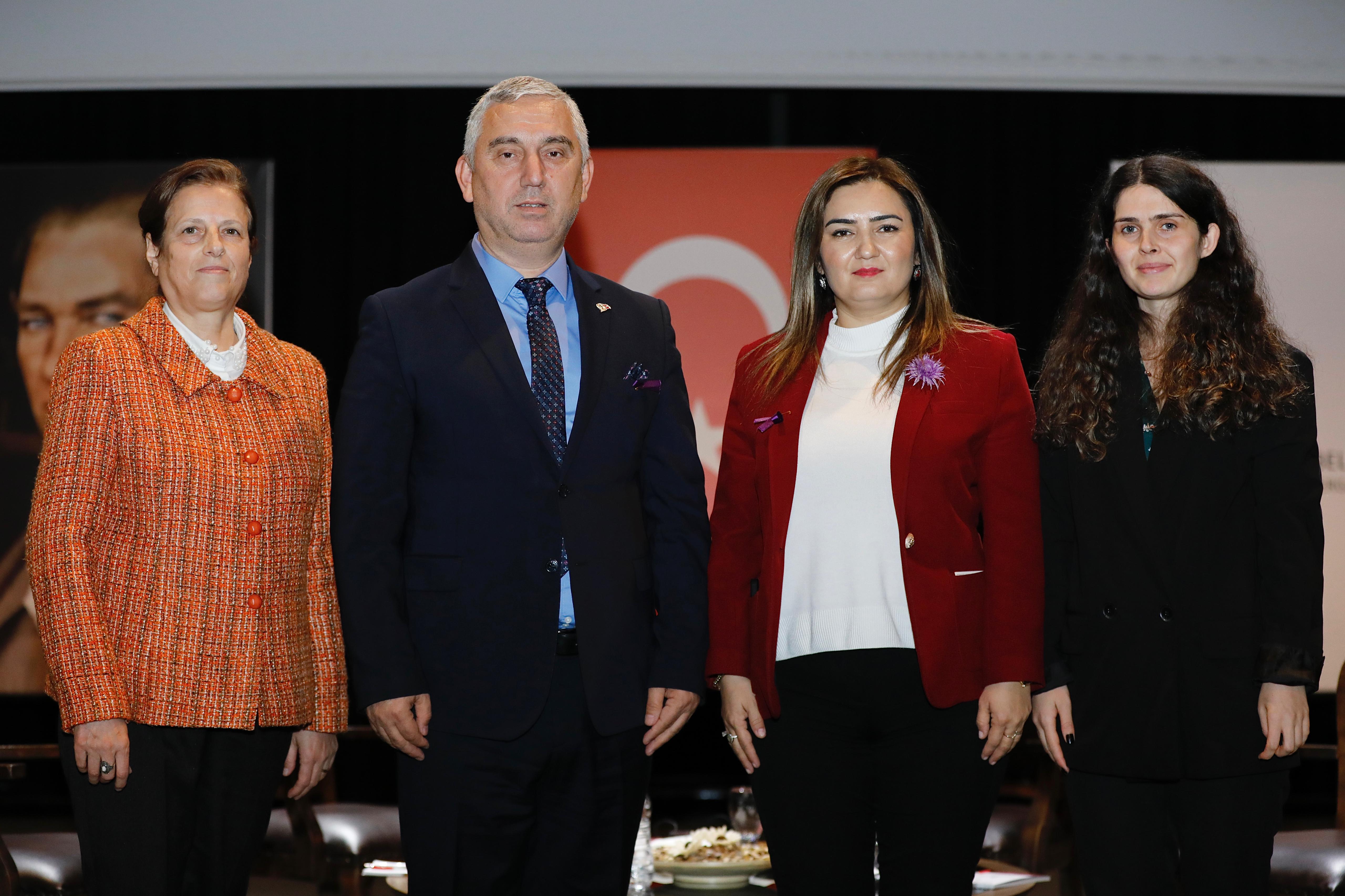 BERGAMA BELEDİYESİ’NDEN 25 KASIM’DA “KADINA ŞİDDETE HAYIR” SÖYLEŞİSİ