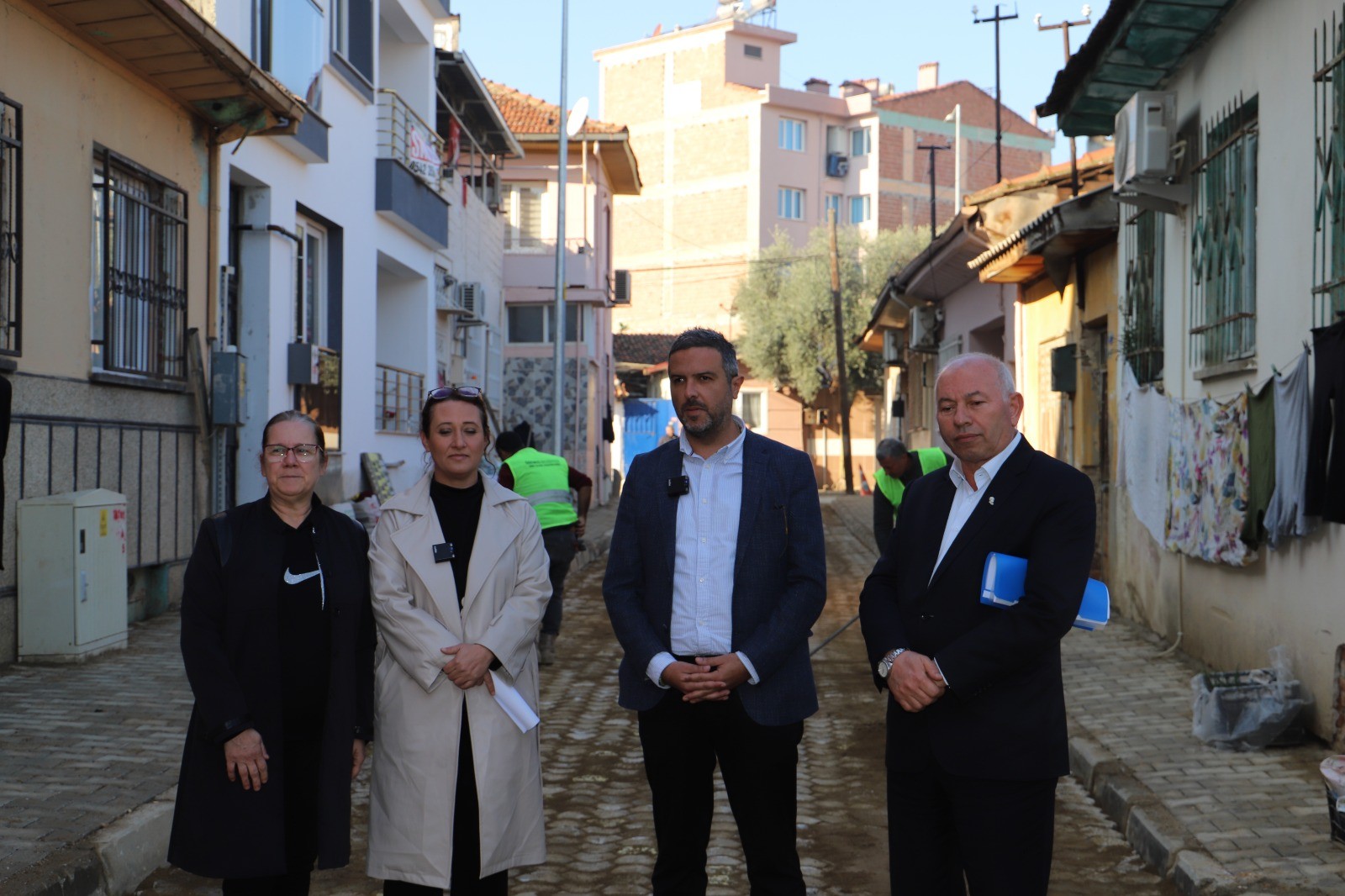 Fen işleri ekipleri Türkmen Mahallesi’nde hız kesmeden çalışıyor